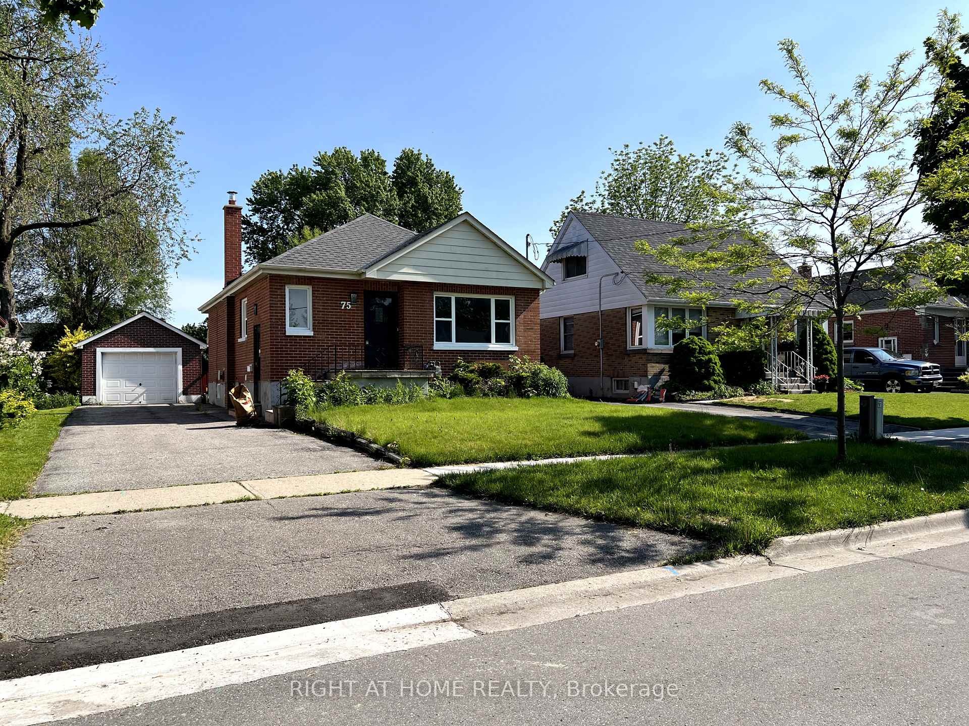 Photo 2 of 75 Pontiac Avenue, Oshawa, Centennial — HOMEH