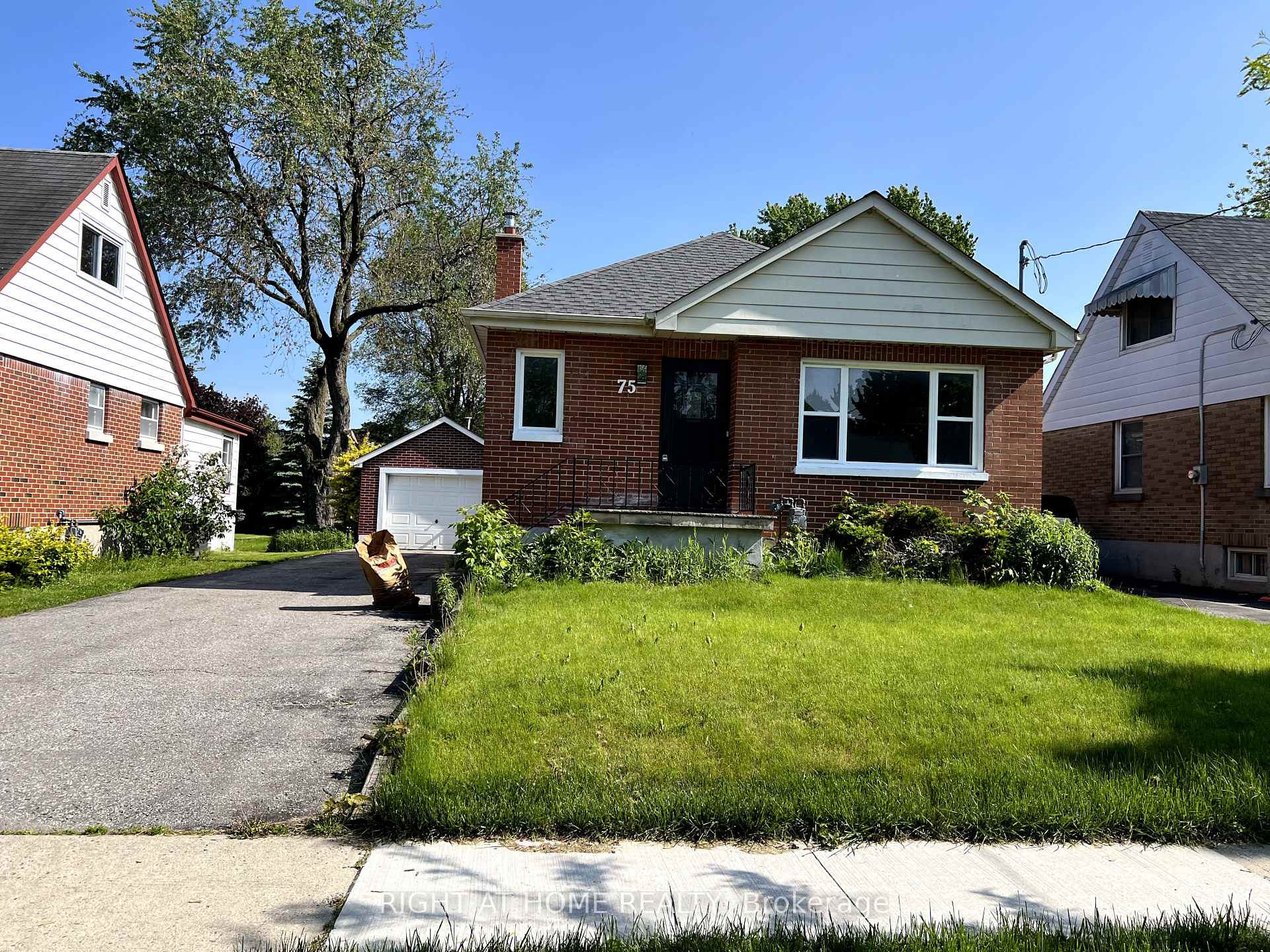 Photo 3 of 75 Pontiac Avenue, Oshawa, Centennial — HOMEH