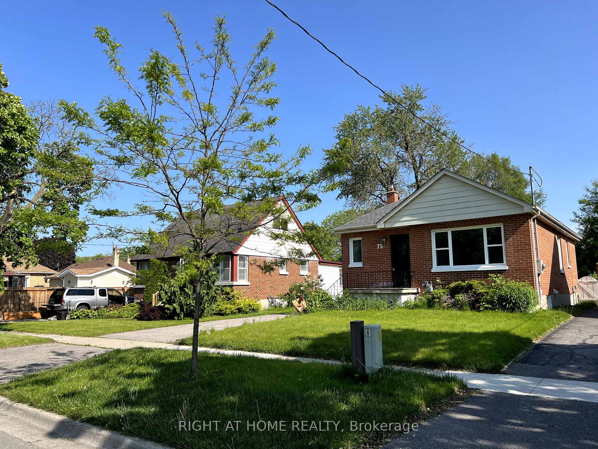 Photo 4 of 75 Pontiac Avenue, Oshawa, Centennial — HOMEH