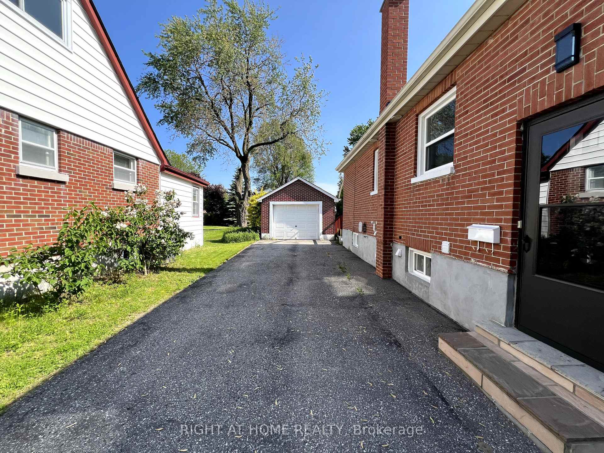 Photo 31 of 75 Pontiac Avenue, Oshawa, Centennial — HOMEH