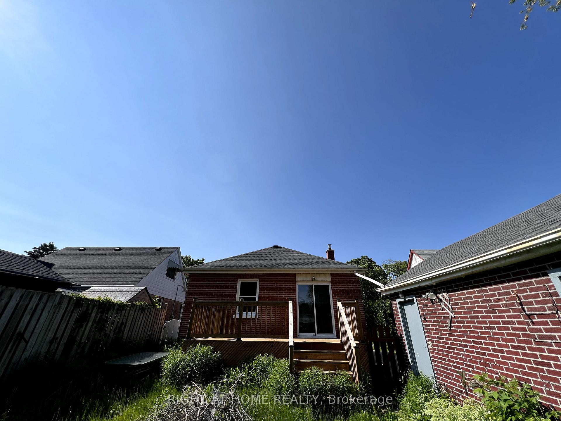 Photo 32 of 75 Pontiac Avenue, Oshawa, Centennial — HOMEH