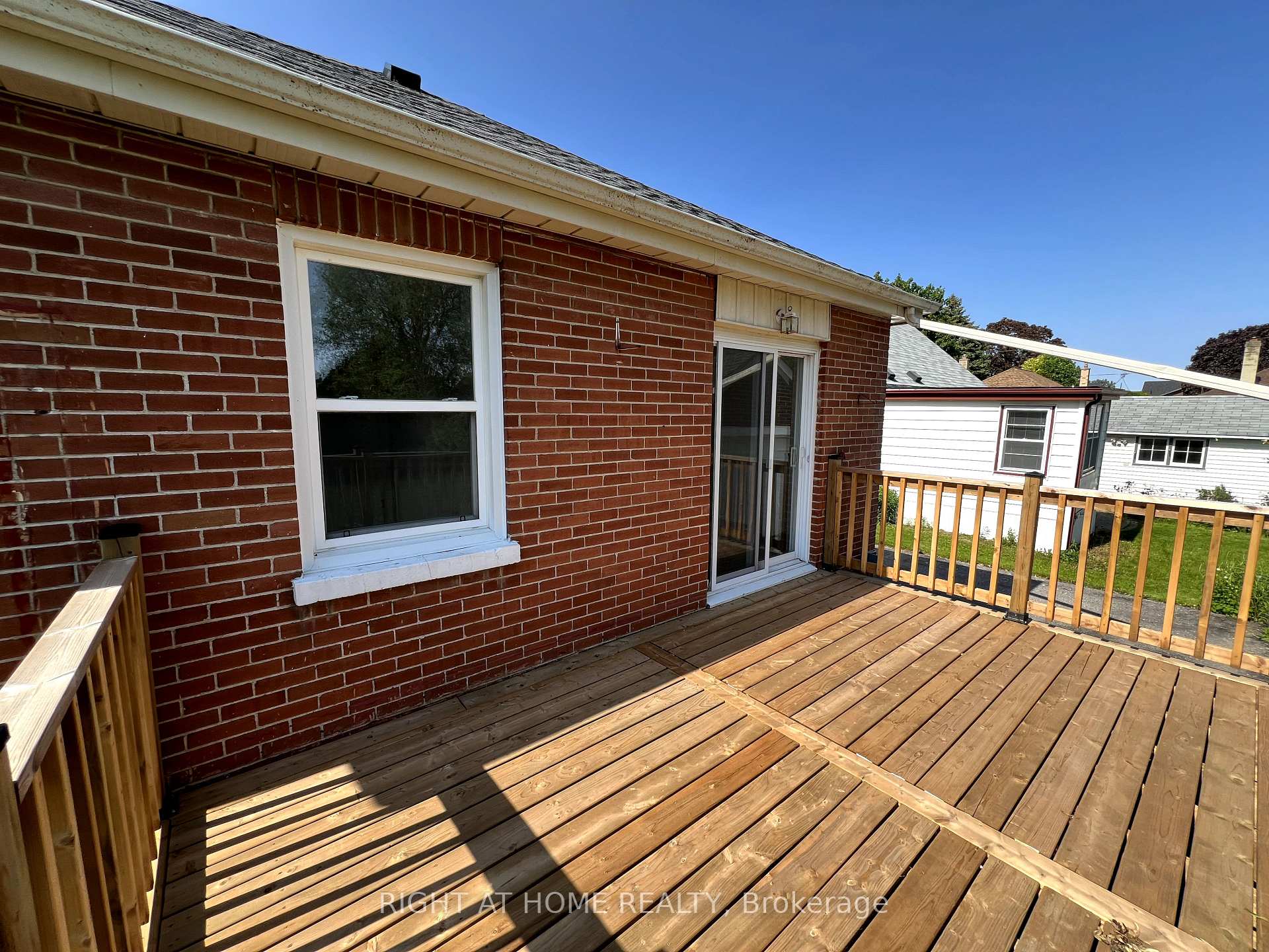 Photo 34 of 75 Pontiac Avenue, Oshawa, Centennial — HOMEH