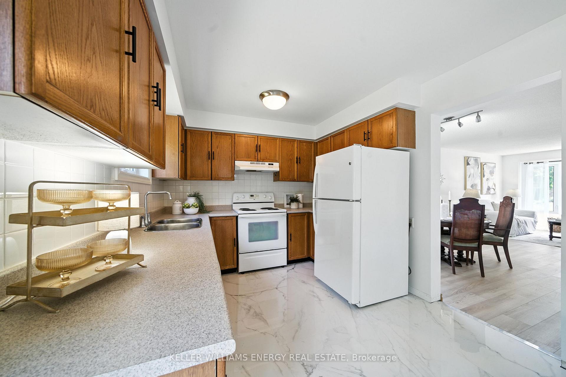 Photo 14 of 910 Renaissance Drive, Oshawa, Lakeview — HOMEH