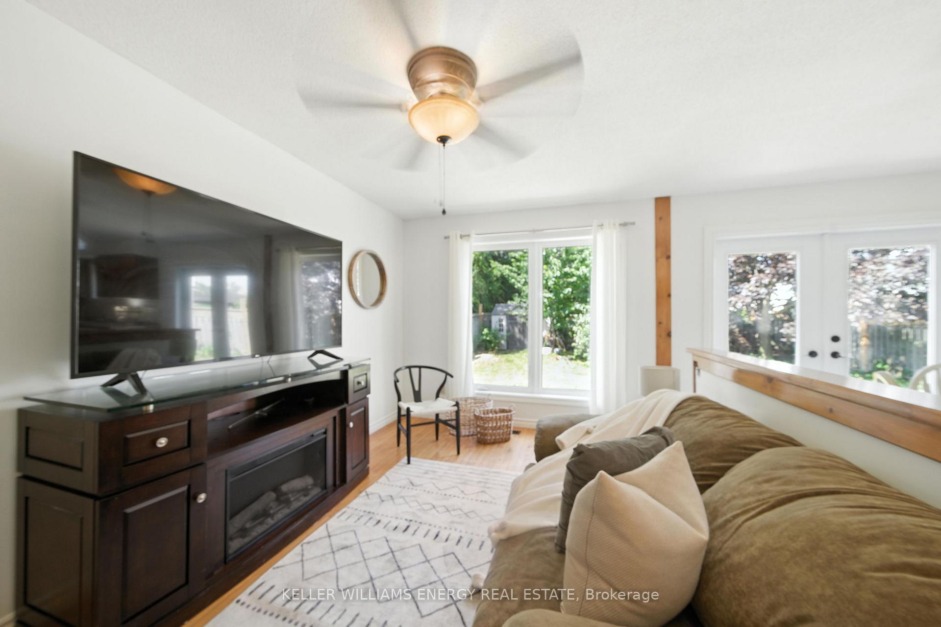 Photo 17 of 910 Renaissance Drive, Oshawa, Lakeview — HOMEH