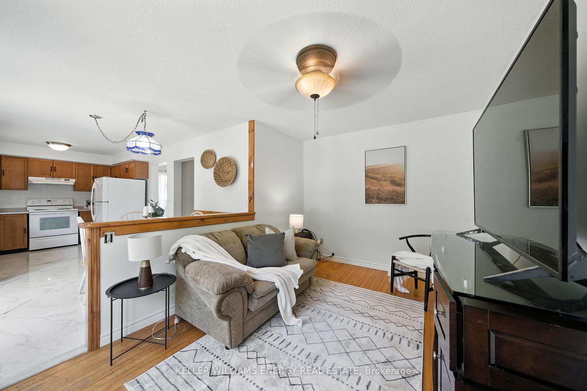 Photo 19 of 910 Renaissance Drive, Oshawa, Lakeview — HOMEH