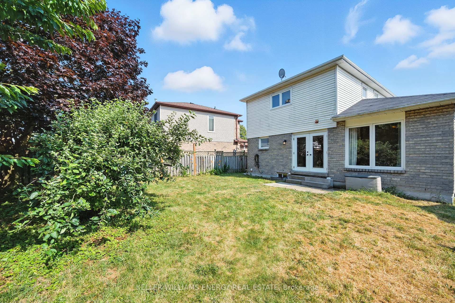 Photo 33 of 910 Renaissance Drive, Oshawa, Lakeview — HOMEH