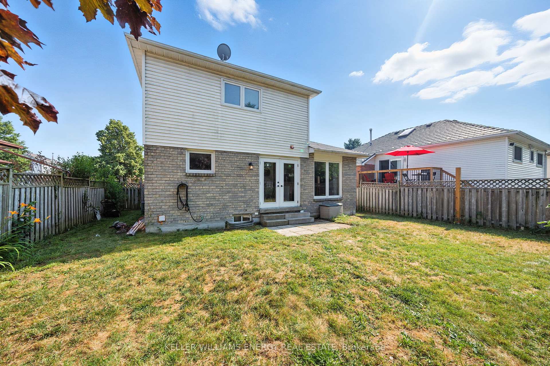 Photo 35 of 910 Renaissance Drive, Oshawa, Lakeview — HOMEH