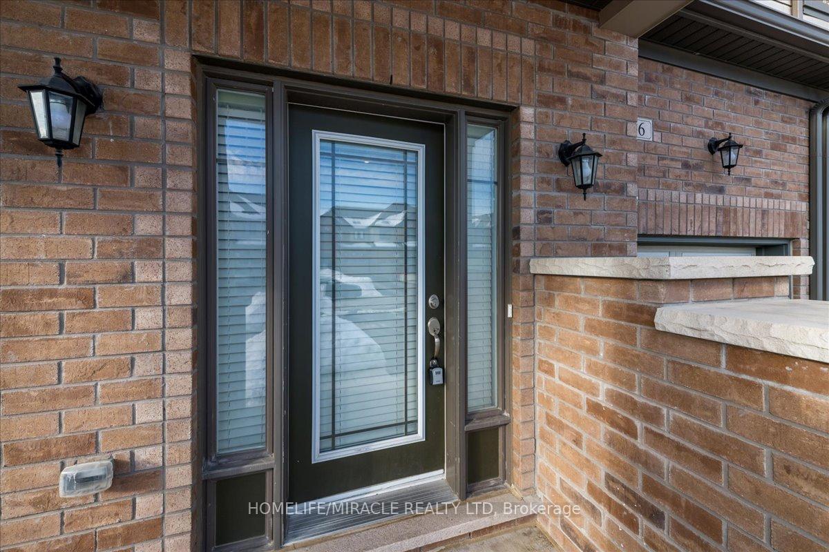 Photo 2 of 26 Arnold Crescent, New Tecumseth, Rural New Tecumseth — HOMEH