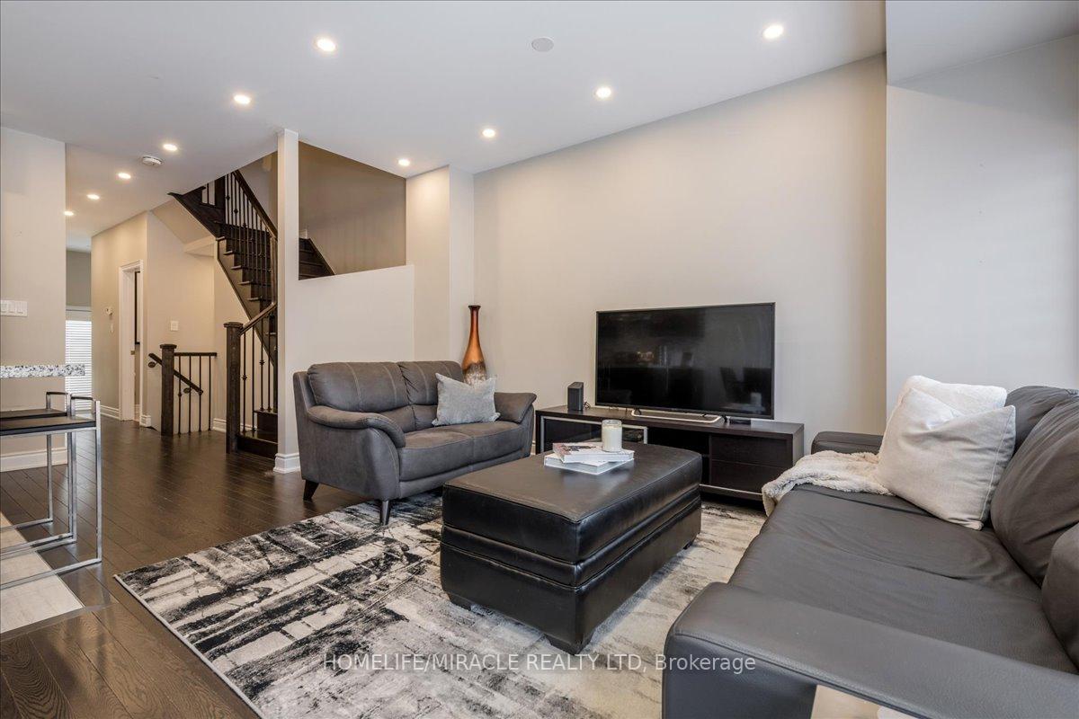 Photo 12 of 26 Arnold Crescent, New Tecumseth, Rural New Tecumseth — HOMEH