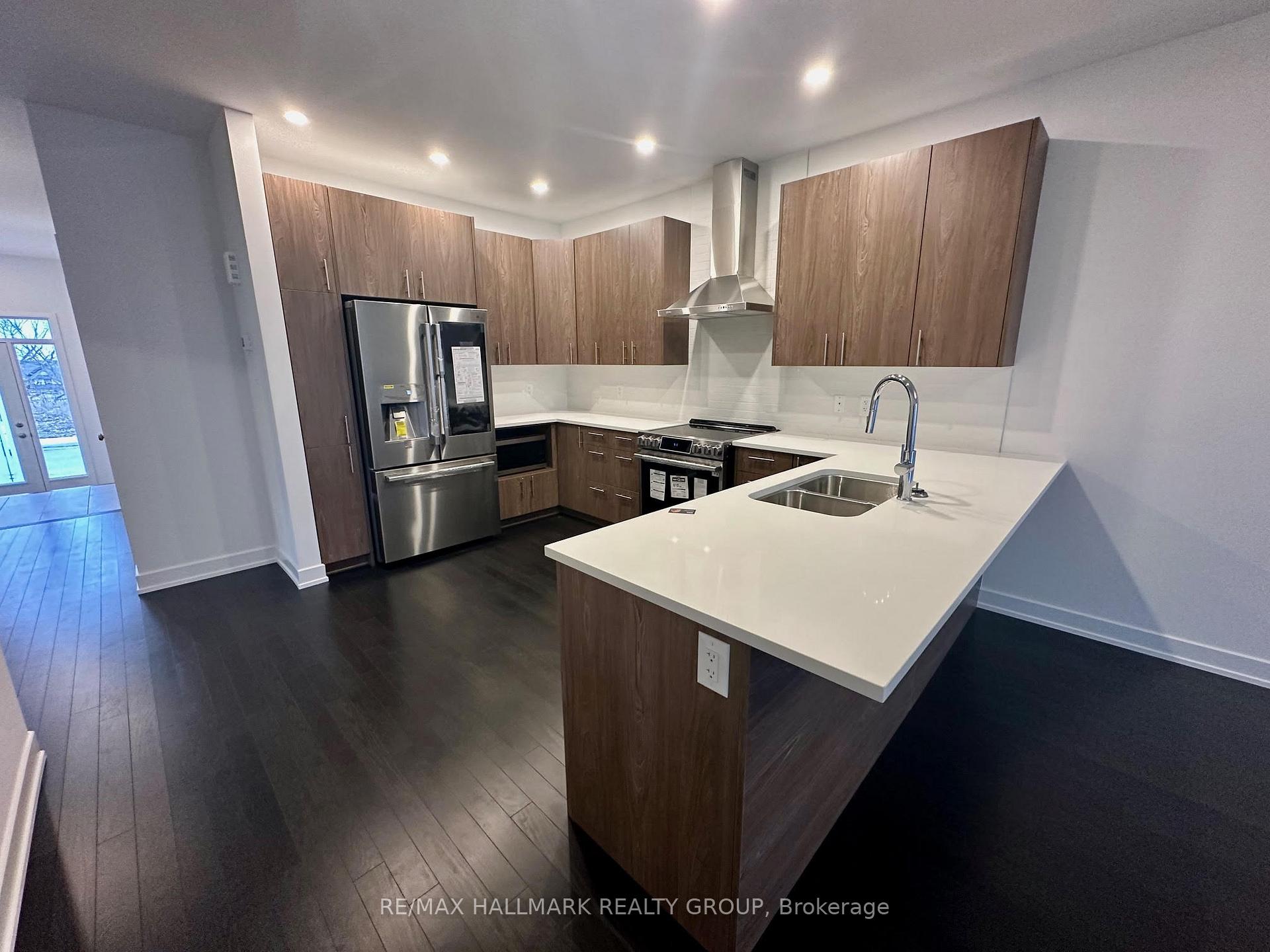 Photo 3 of 563 Knotridge Street, Ottawa, Mer Bleue/Bradley Estates/Anderson Park — HOMEH