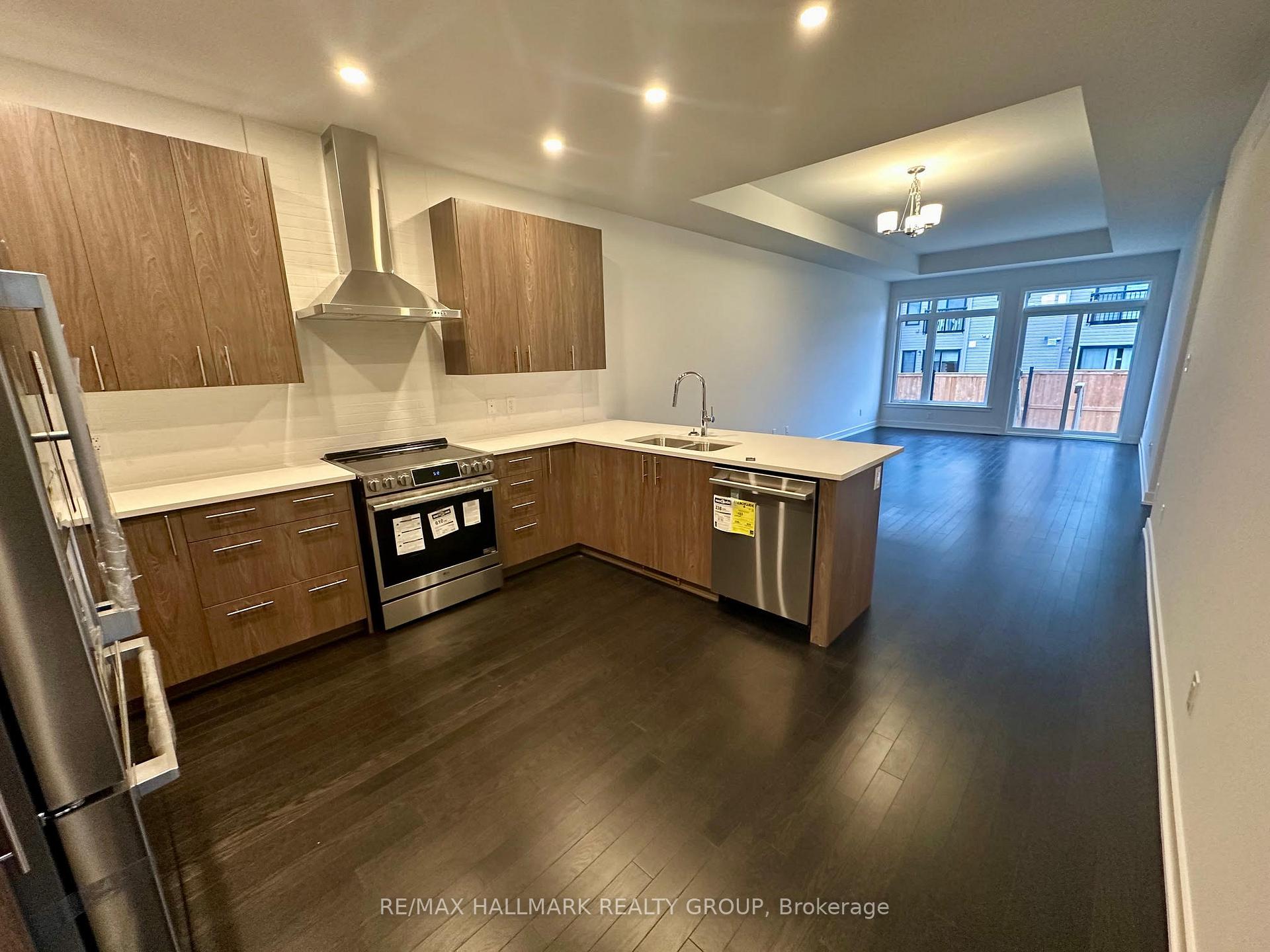 Photo 4 of 563 Knotridge Street, Ottawa, Mer Bleue/Bradley Estates/Anderson Park — HOMEH