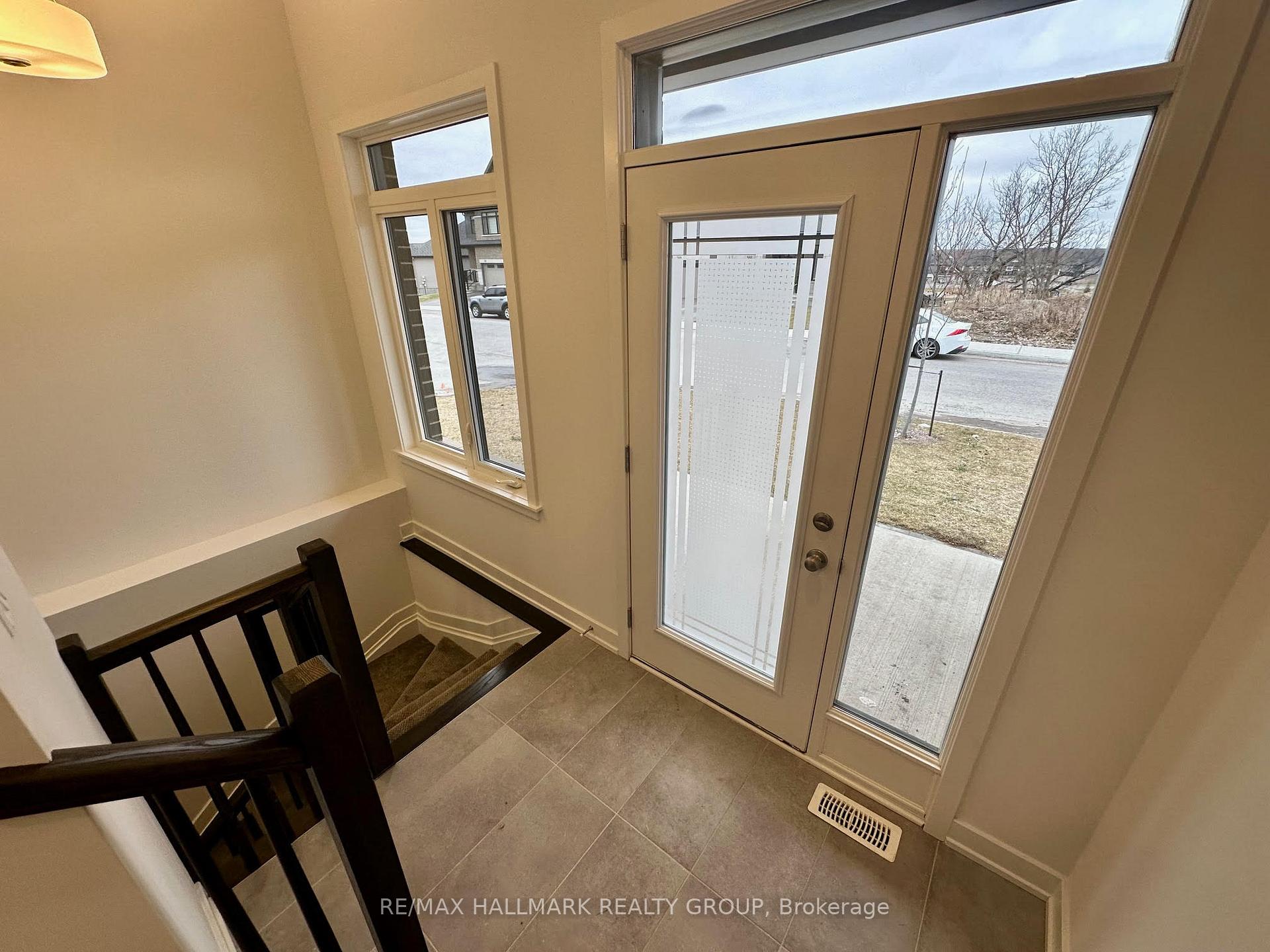 Photo 9 of 563 Knotridge Street, Ottawa, Mer Bleue/Bradley Estates/Anderson Park — HOMEH
