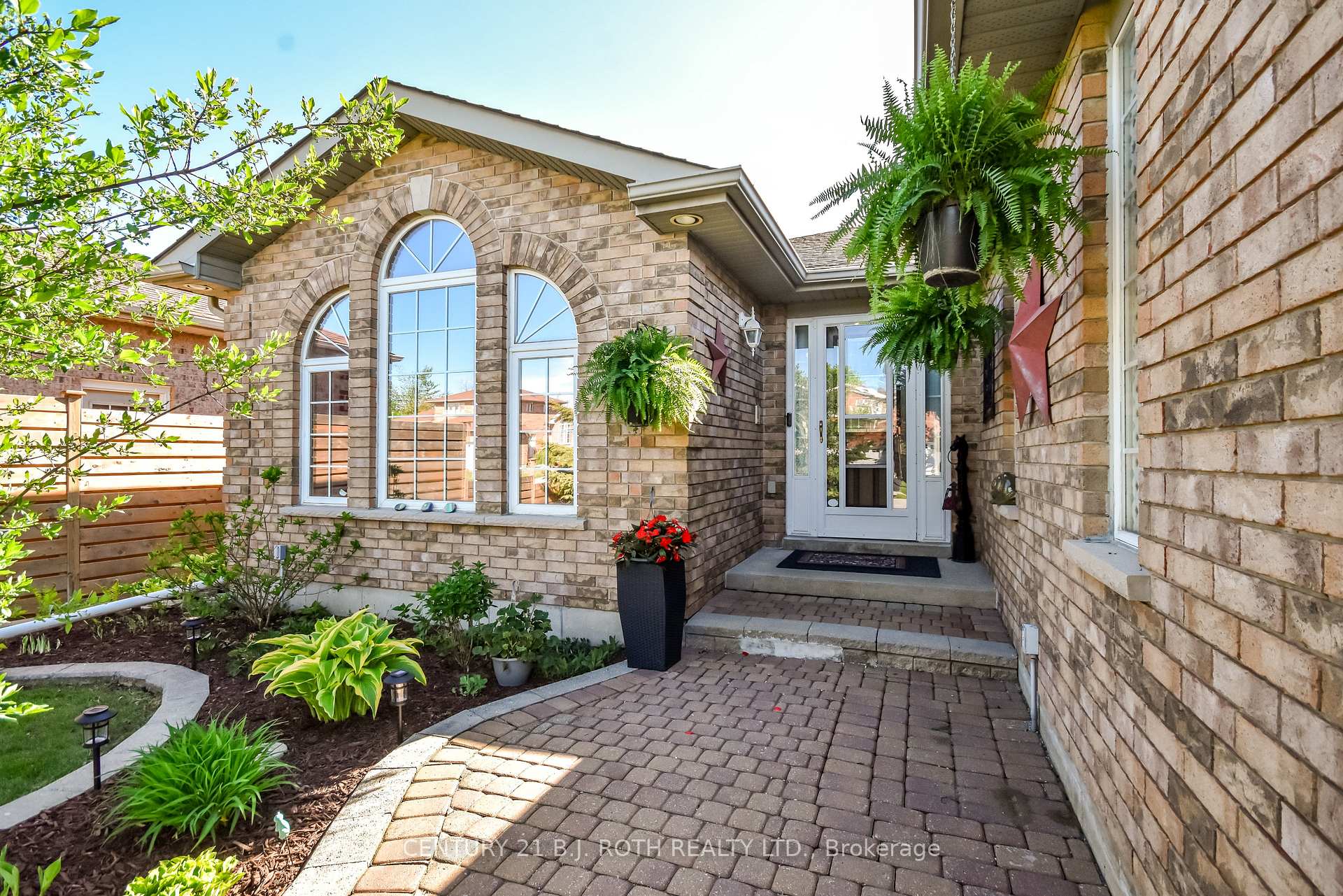 Photo 2 of 43 Lewis Drive, Orillia — HOMEH