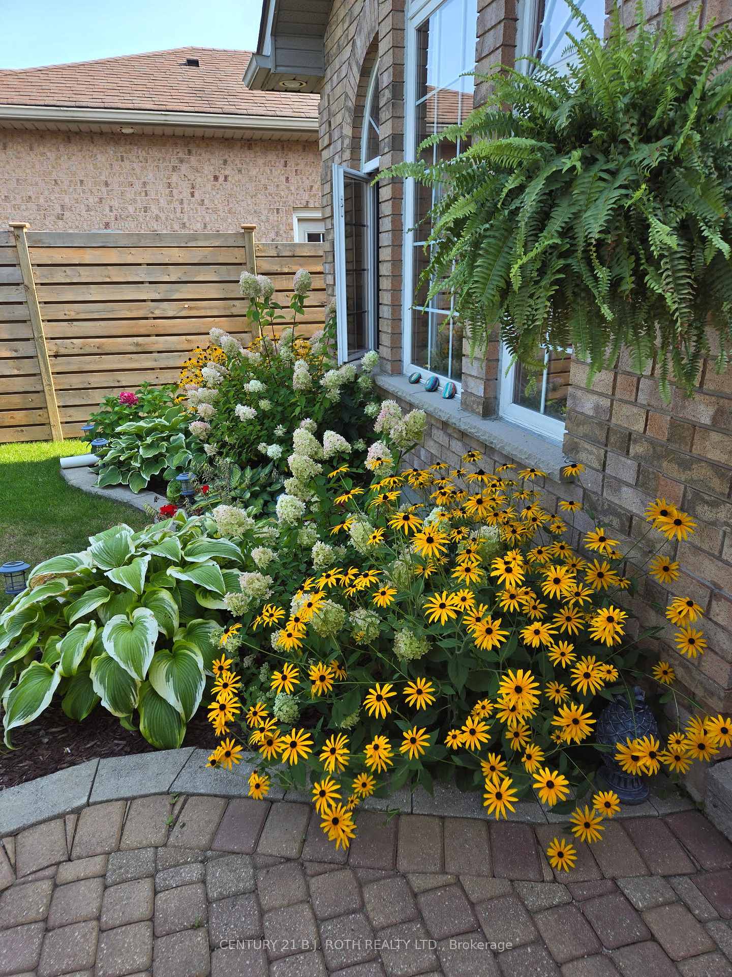 Photo 3 of 43 Lewis Drive, Orillia — HOMEH