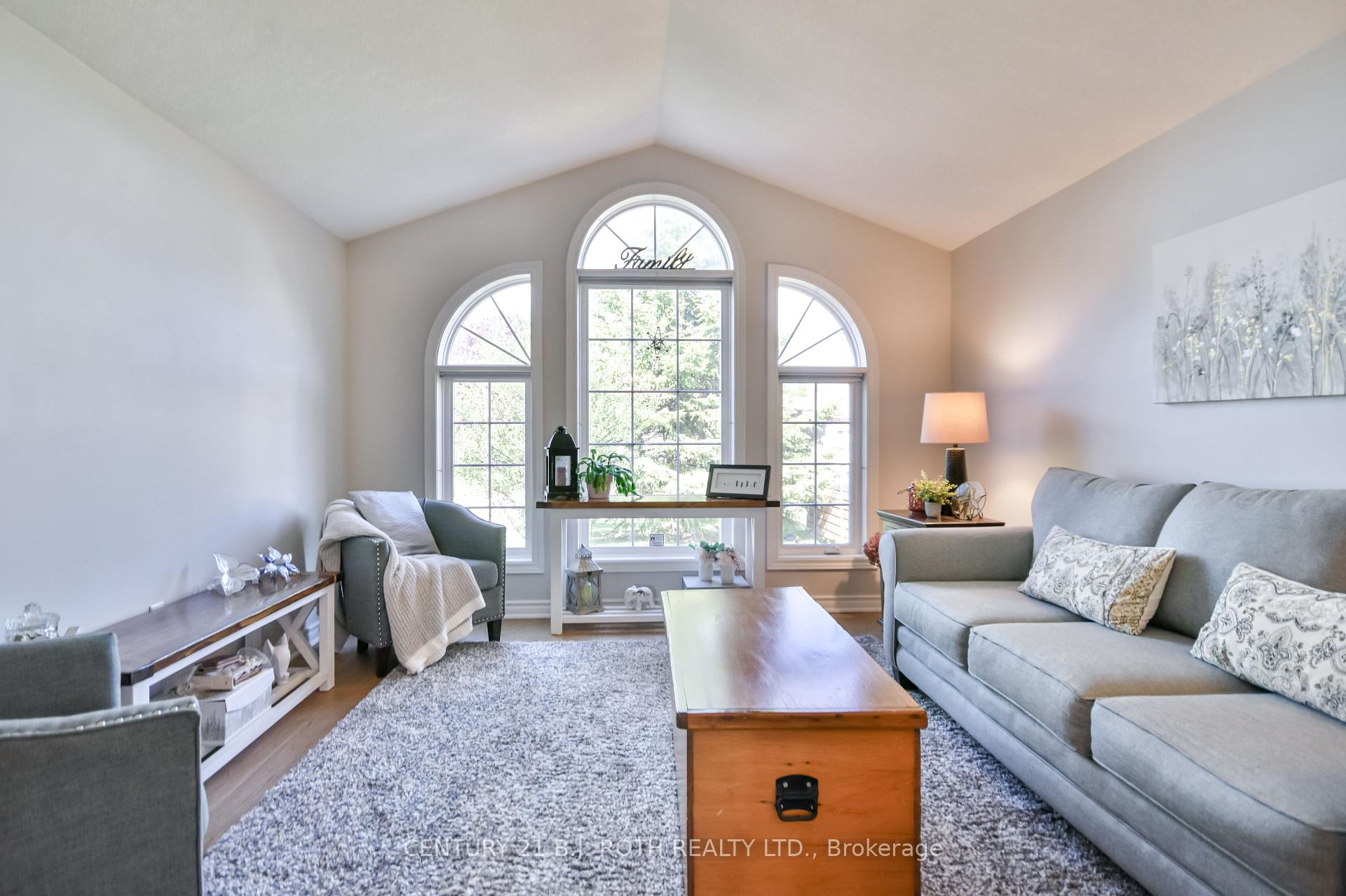 Photo 6 of 43 Lewis Drive, Orillia — HOMEH