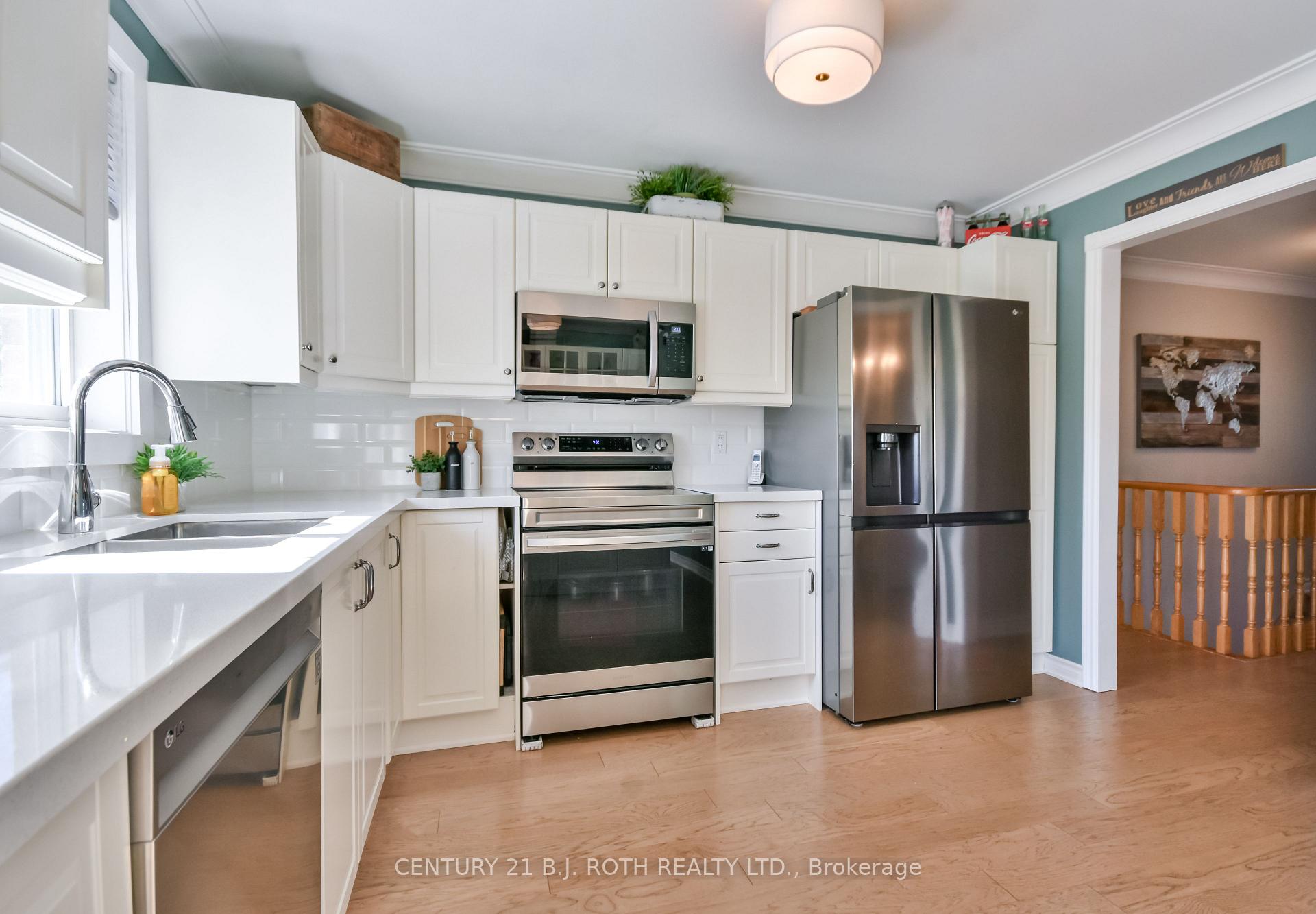 Photo 10 of 43 Lewis Drive, Orillia — HOMEH