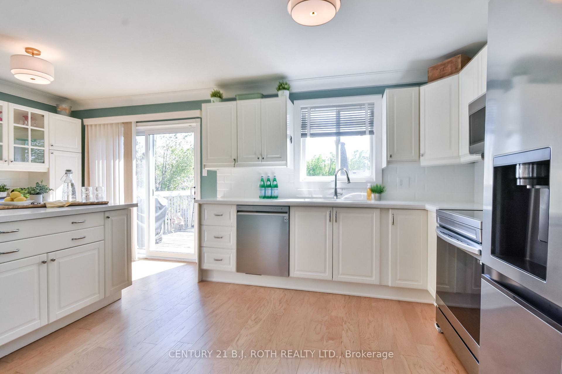 Photo 11 of 43 Lewis Drive, Orillia — HOMEH
