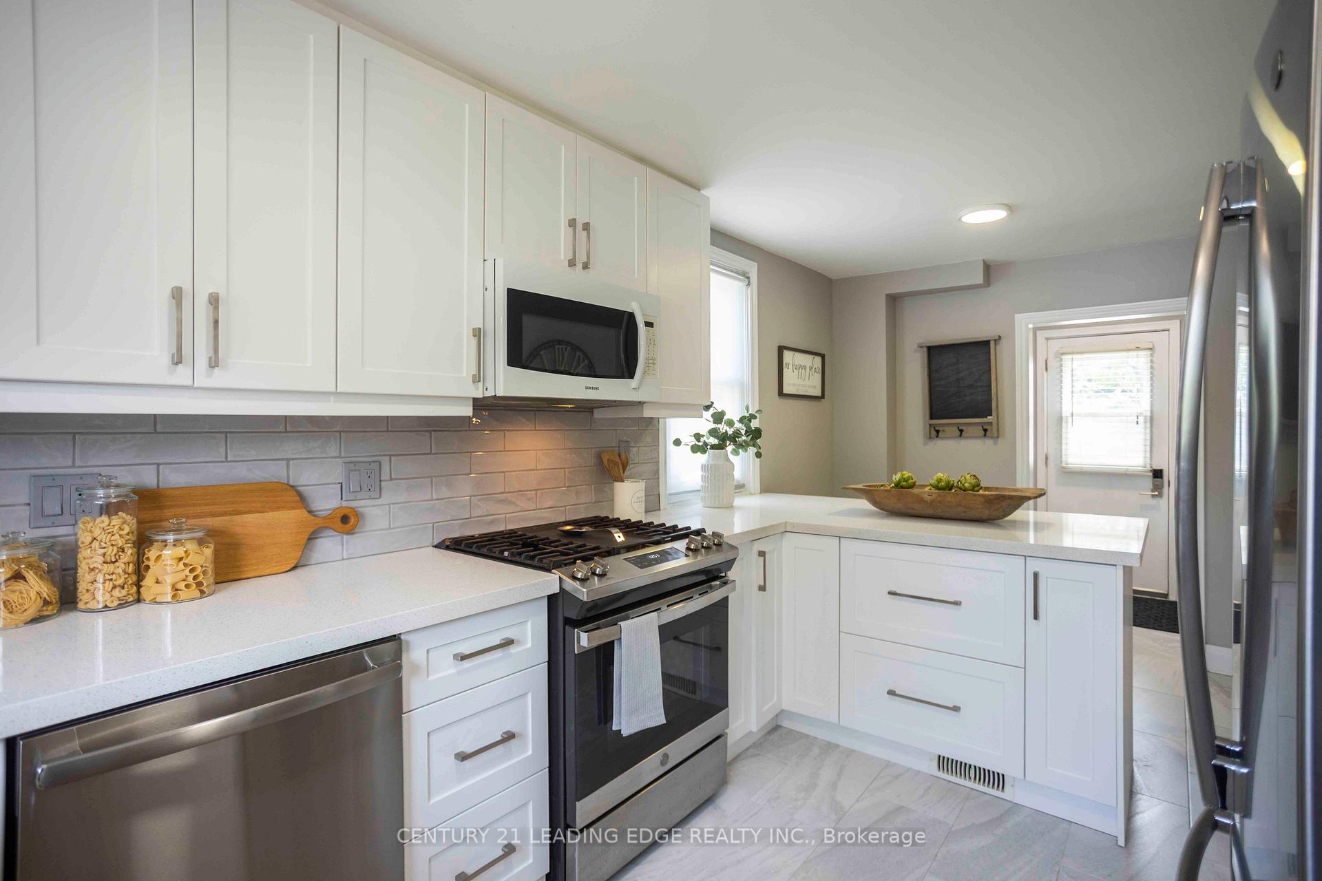 Photo 11 of 394 Beverly Street, Oshawa, O'Neill — HOMEH