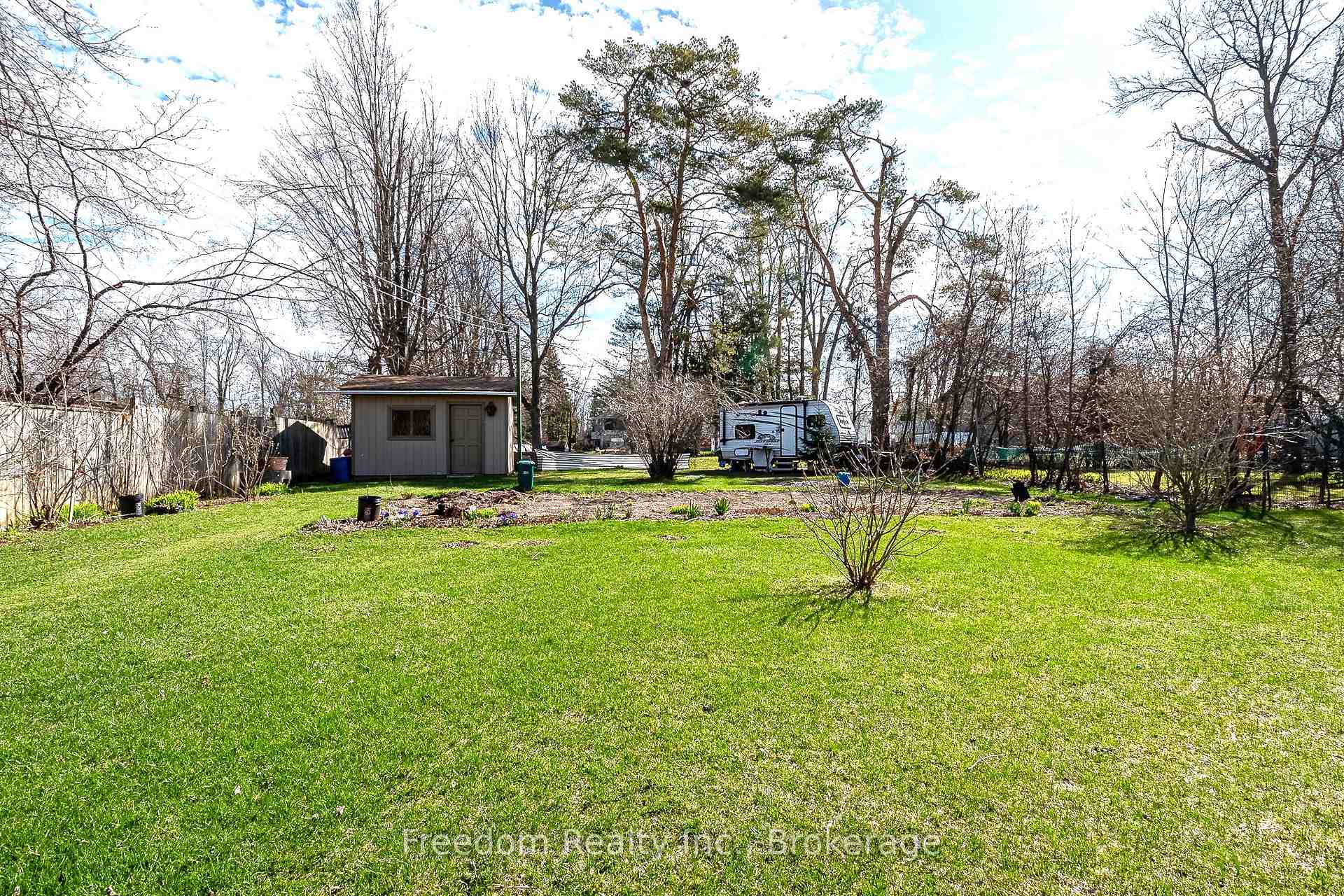 Photo 4 of 604 West Street S, Orillia — HOMEH