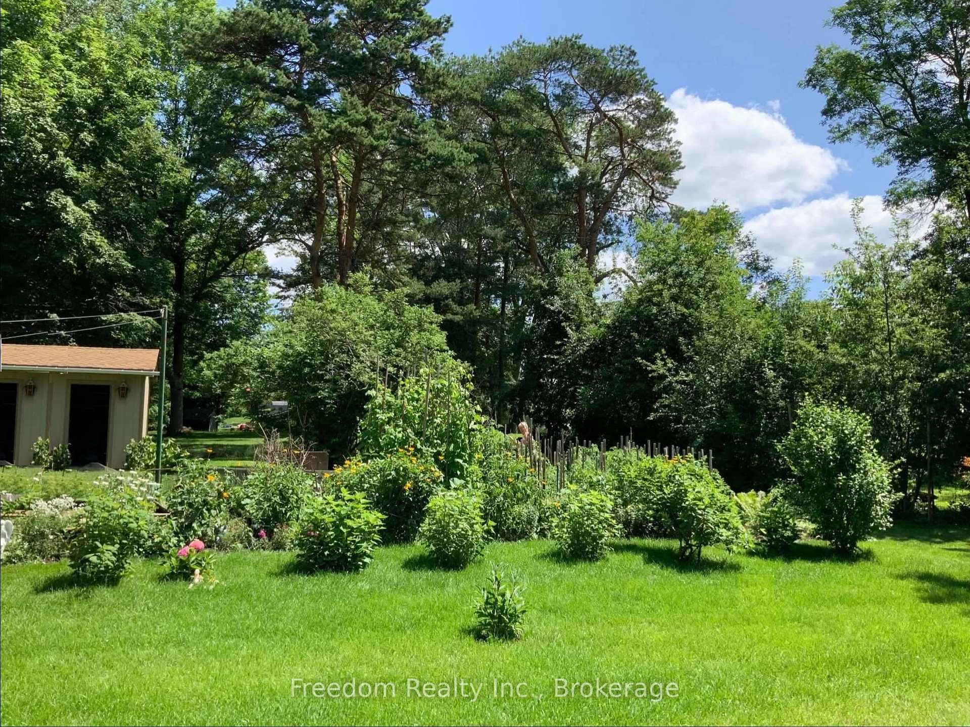Photo 5 of 604 West Street S, Orillia — HOMEH