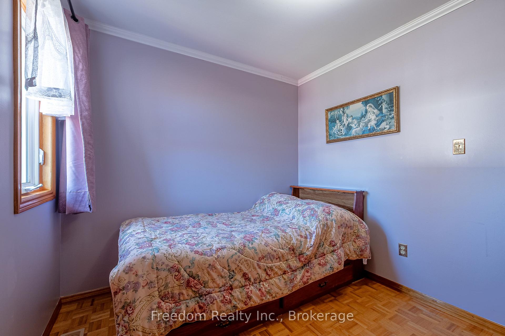 Photo 22 of 604 West Street S, Orillia — HOMEH