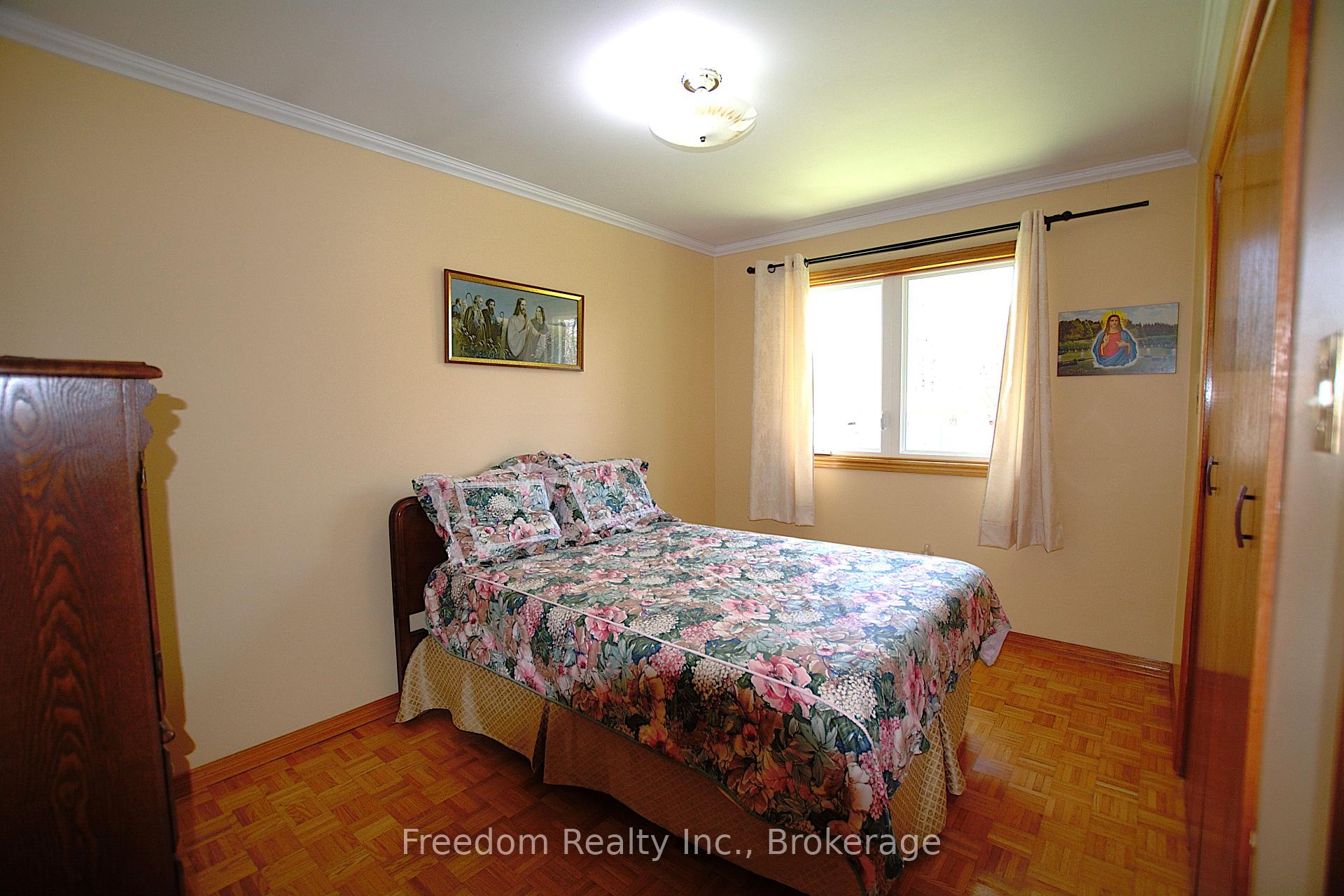 Photo 23 of 604 West Street S, Orillia — HOMEH