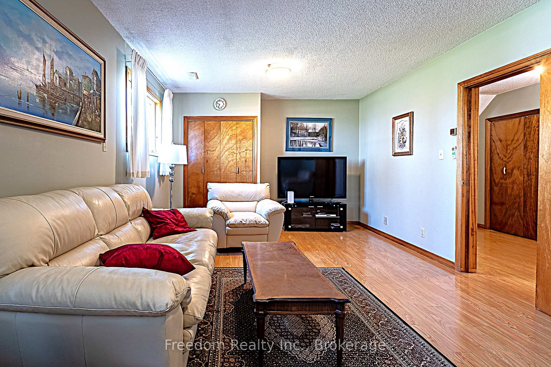 Photo 24 of 604 West Street S, Orillia — HOMEH