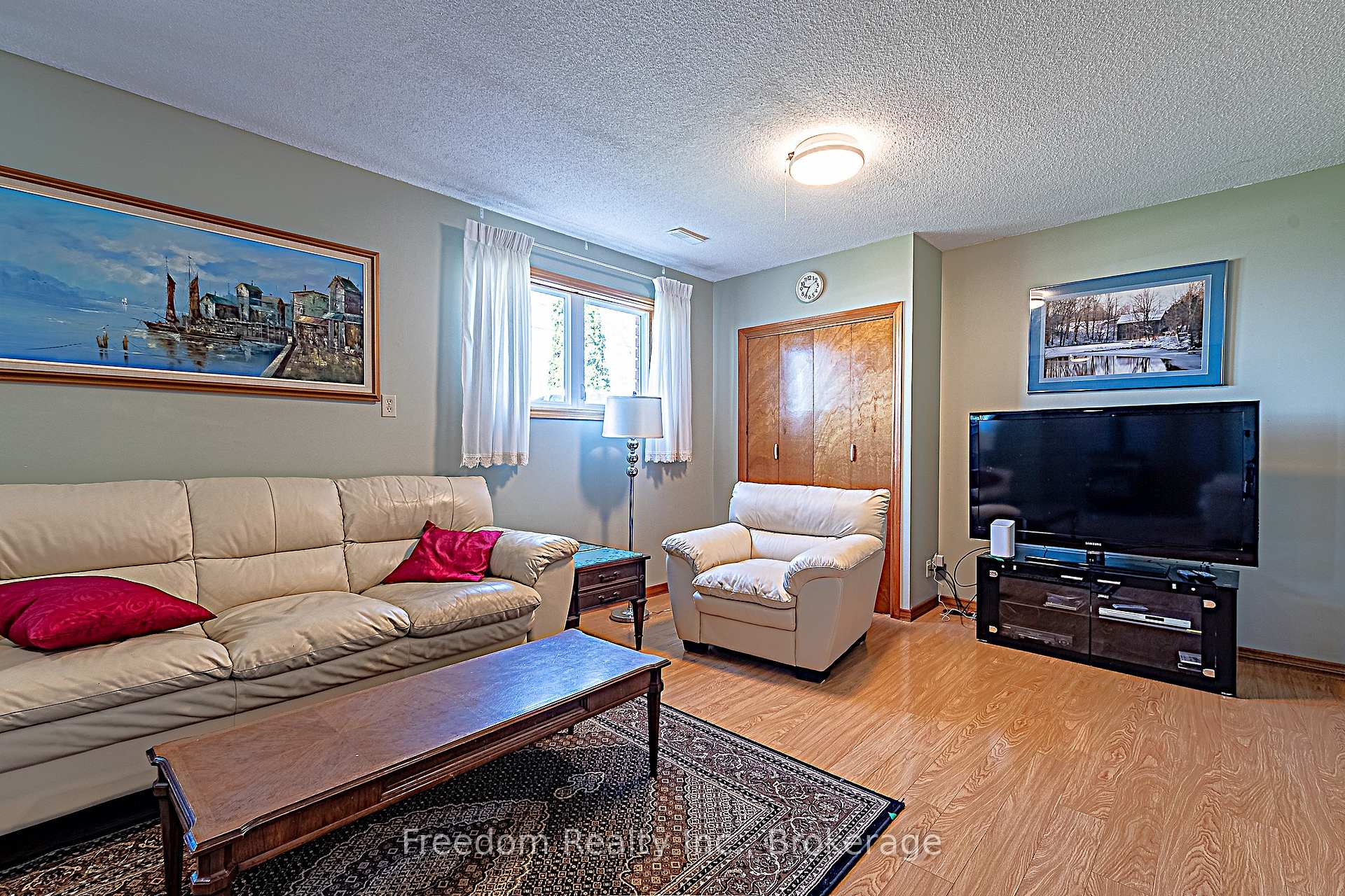 Photo 25 of 604 West Street S, Orillia — HOMEH