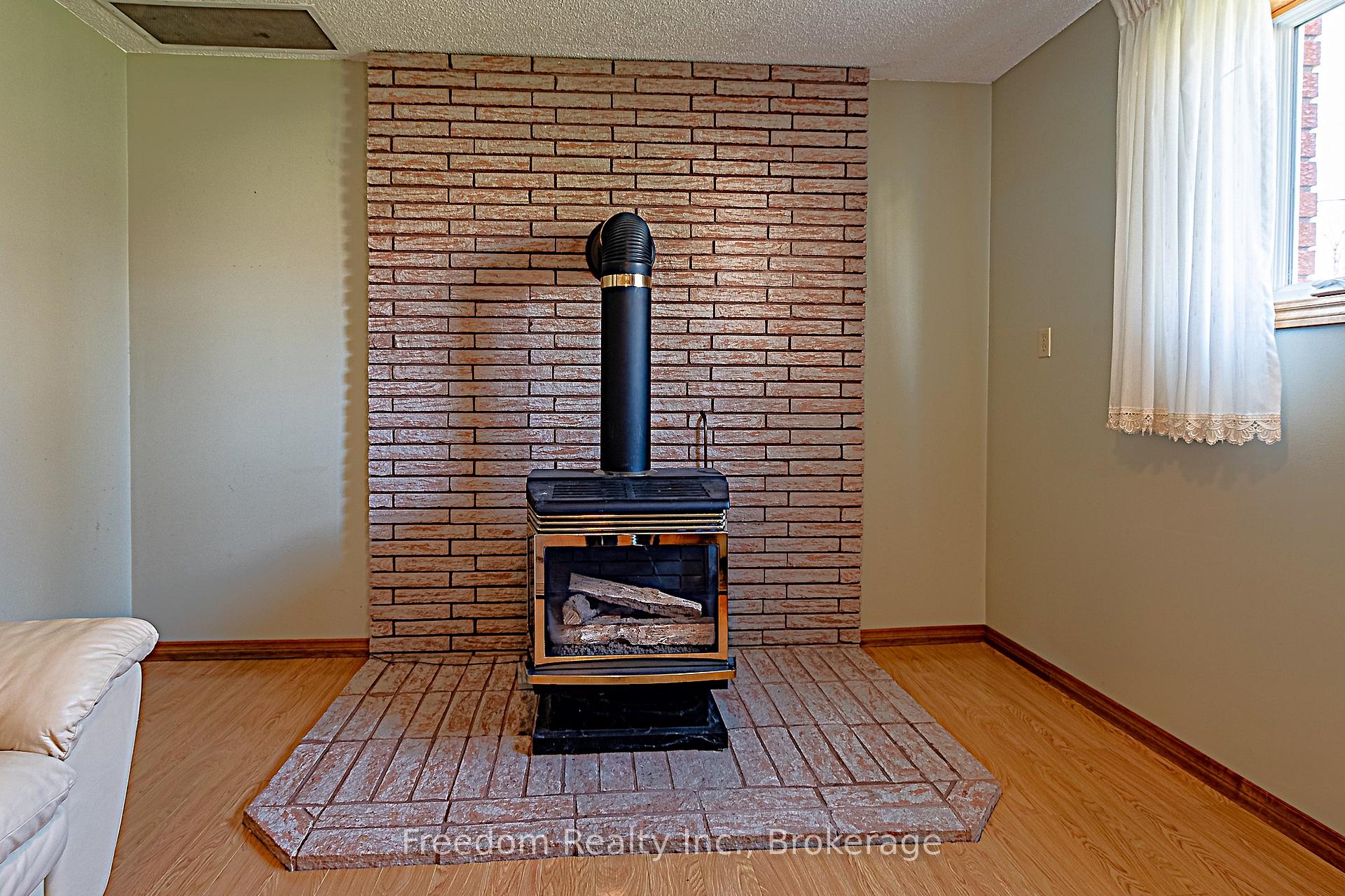 Photo 26 of 604 West Street S, Orillia — HOMEH