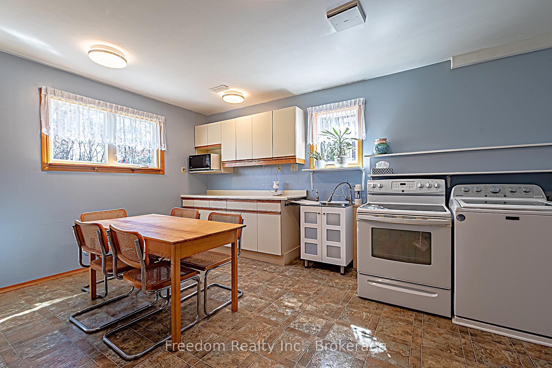 Photo 27 of 604 West Street S, Orillia — HOMEH