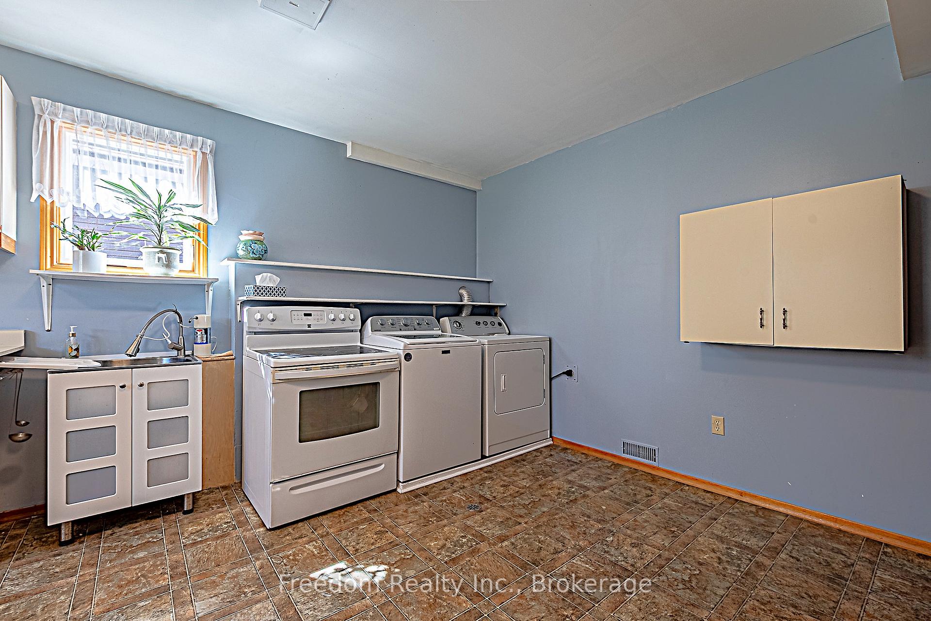 Photo 29 of 604 West Street S, Orillia — HOMEH