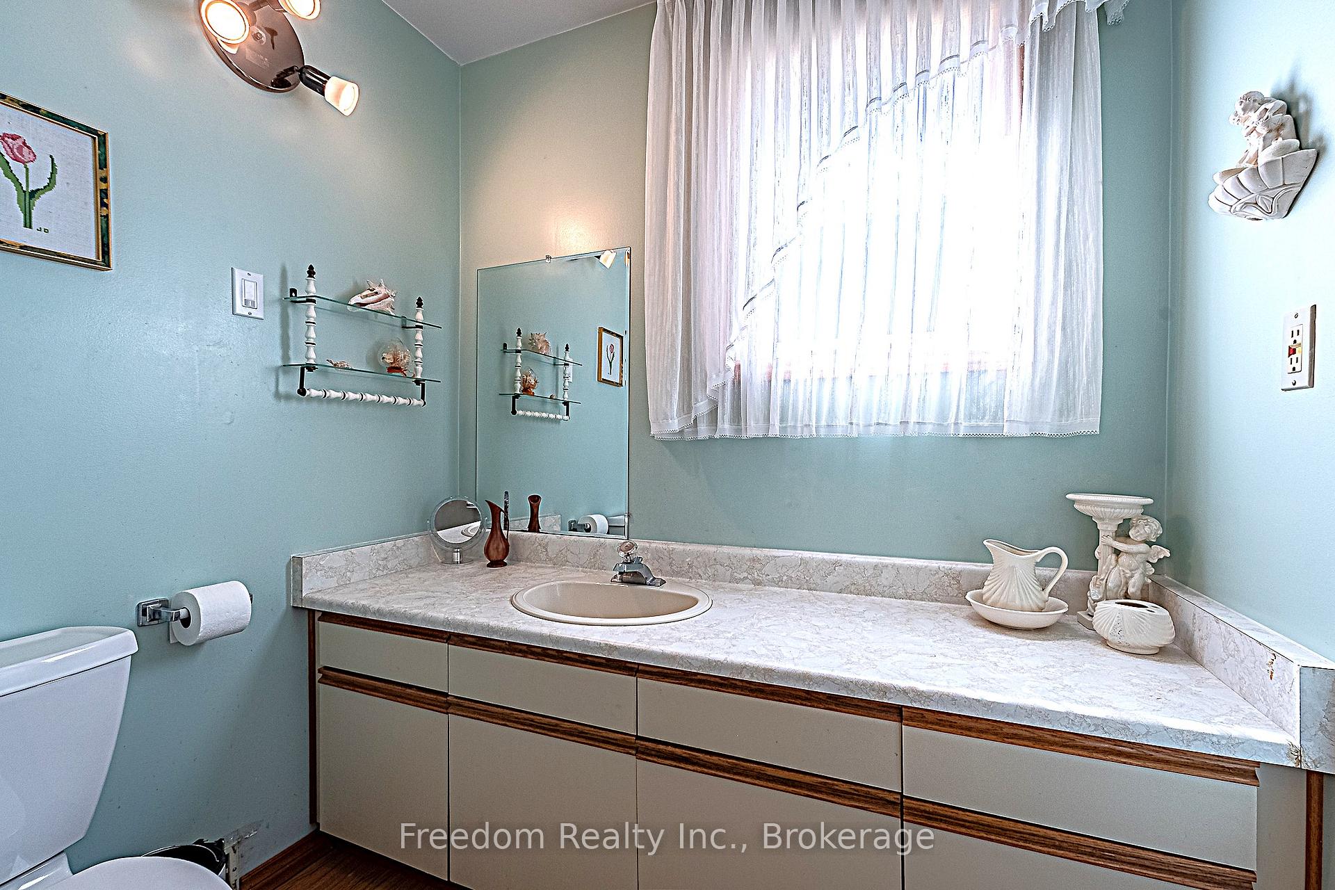 Photo 31 of 604 West Street S, Orillia — HOMEH