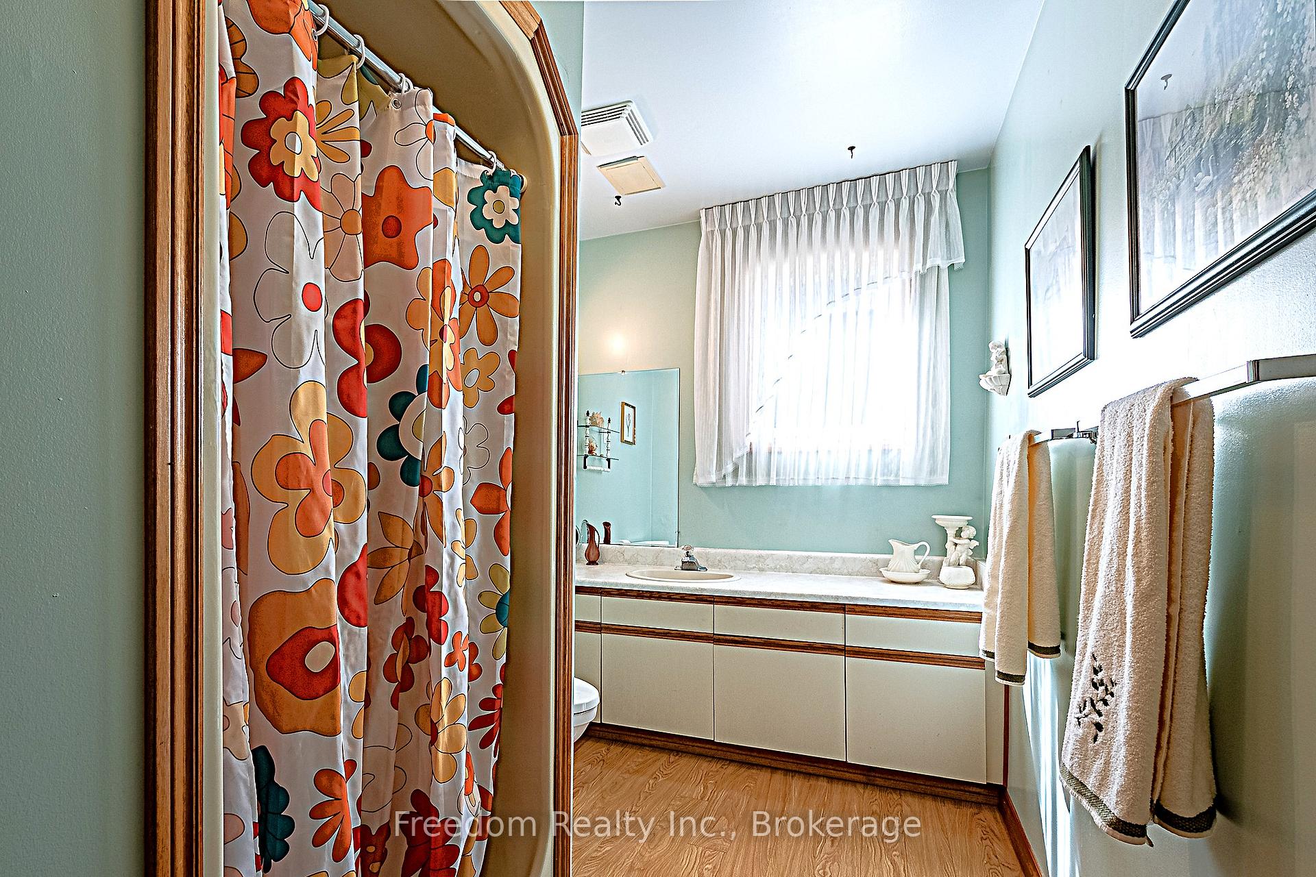 Photo 32 of 604 West Street S, Orillia — HOMEH