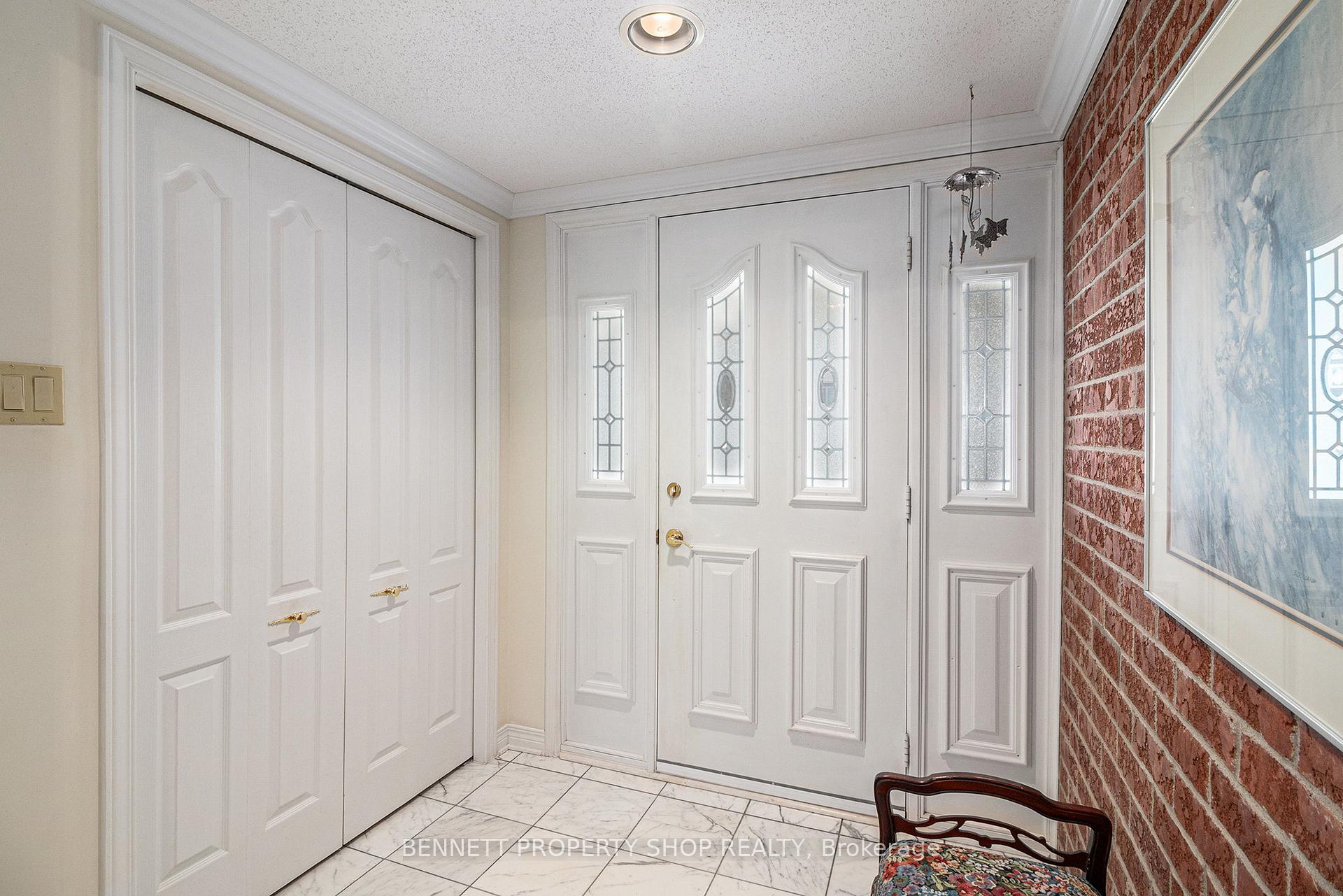 Photo 2 of 1685 Laurelwood Place, Ottawa, Chapel Hill — HOMEH