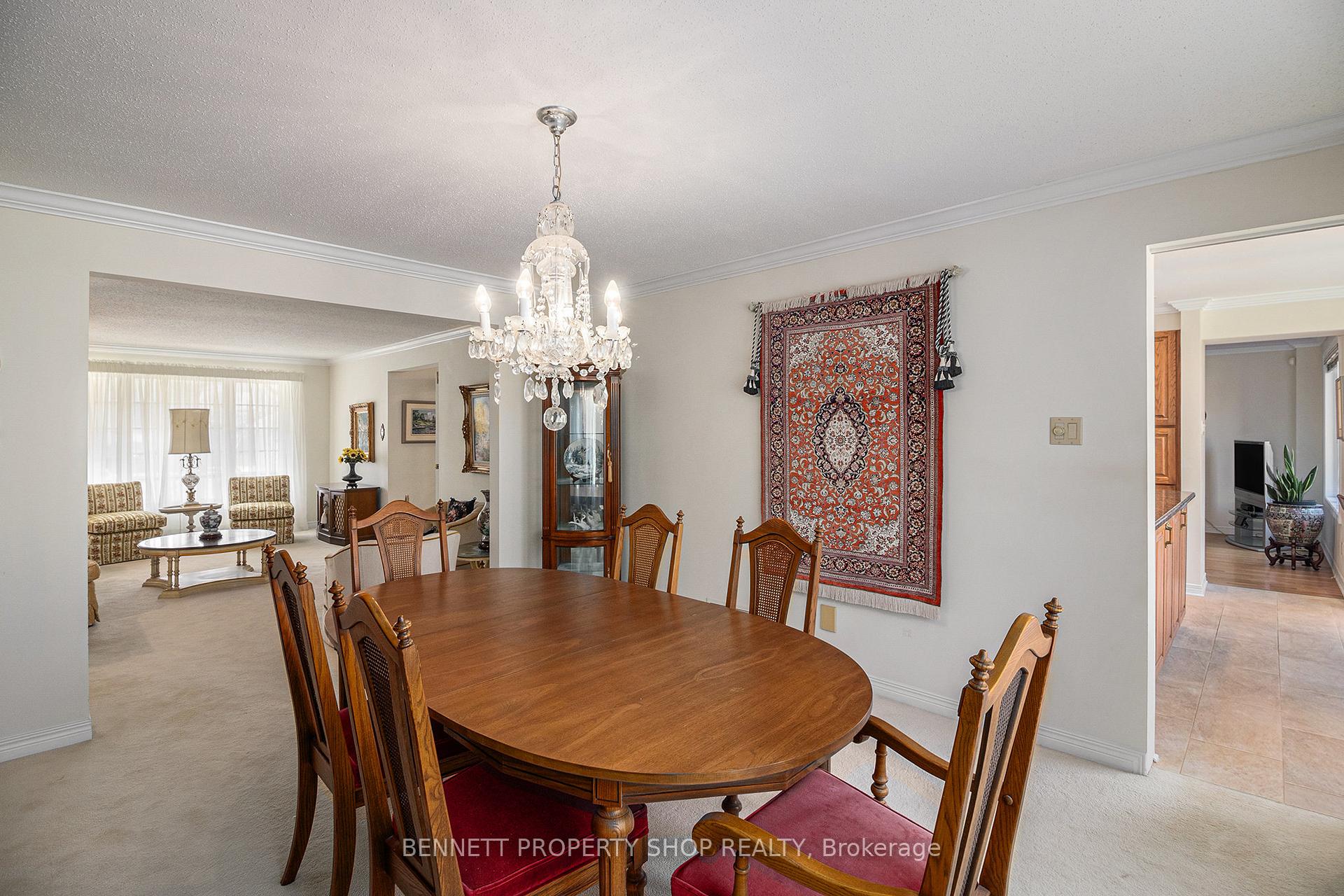 Photo 6 of 1685 Laurelwood Place, Ottawa, Chapel Hill — HOMEH