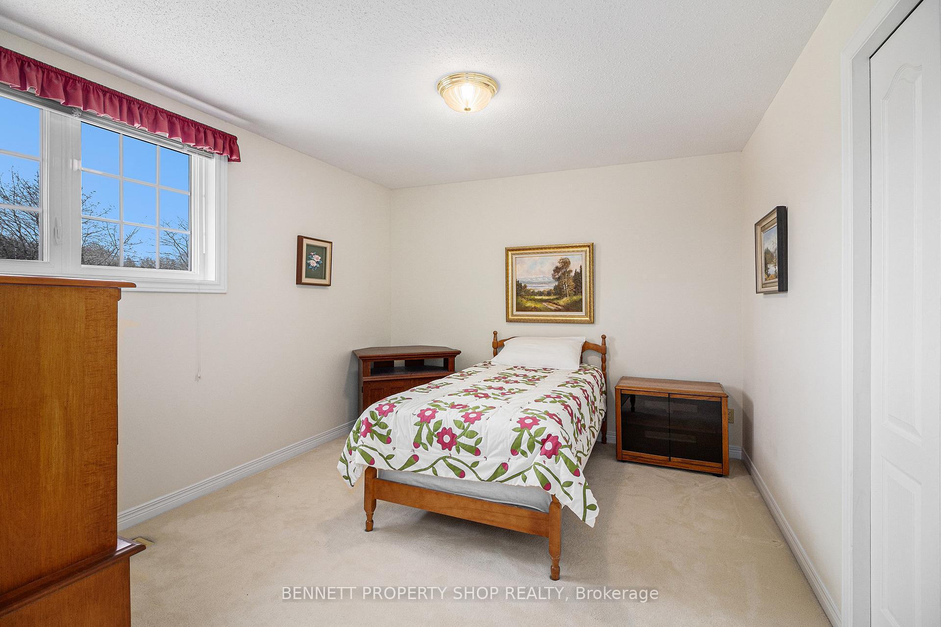Photo 20 of 1685 Laurelwood Place, Ottawa, Chapel Hill — HOMEH