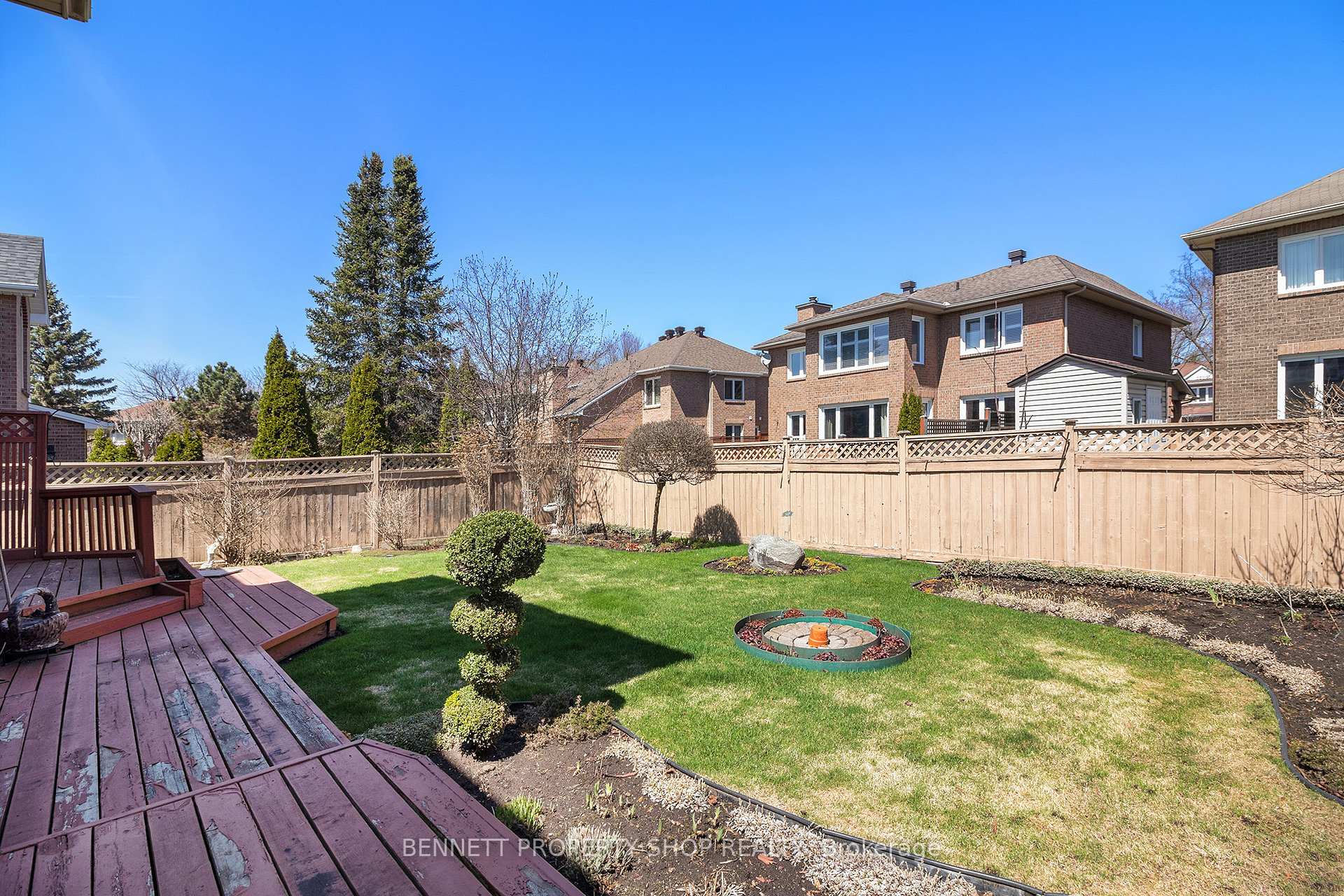 Photo 23 of 1685 Laurelwood Place, Ottawa, Chapel Hill — HOMEH