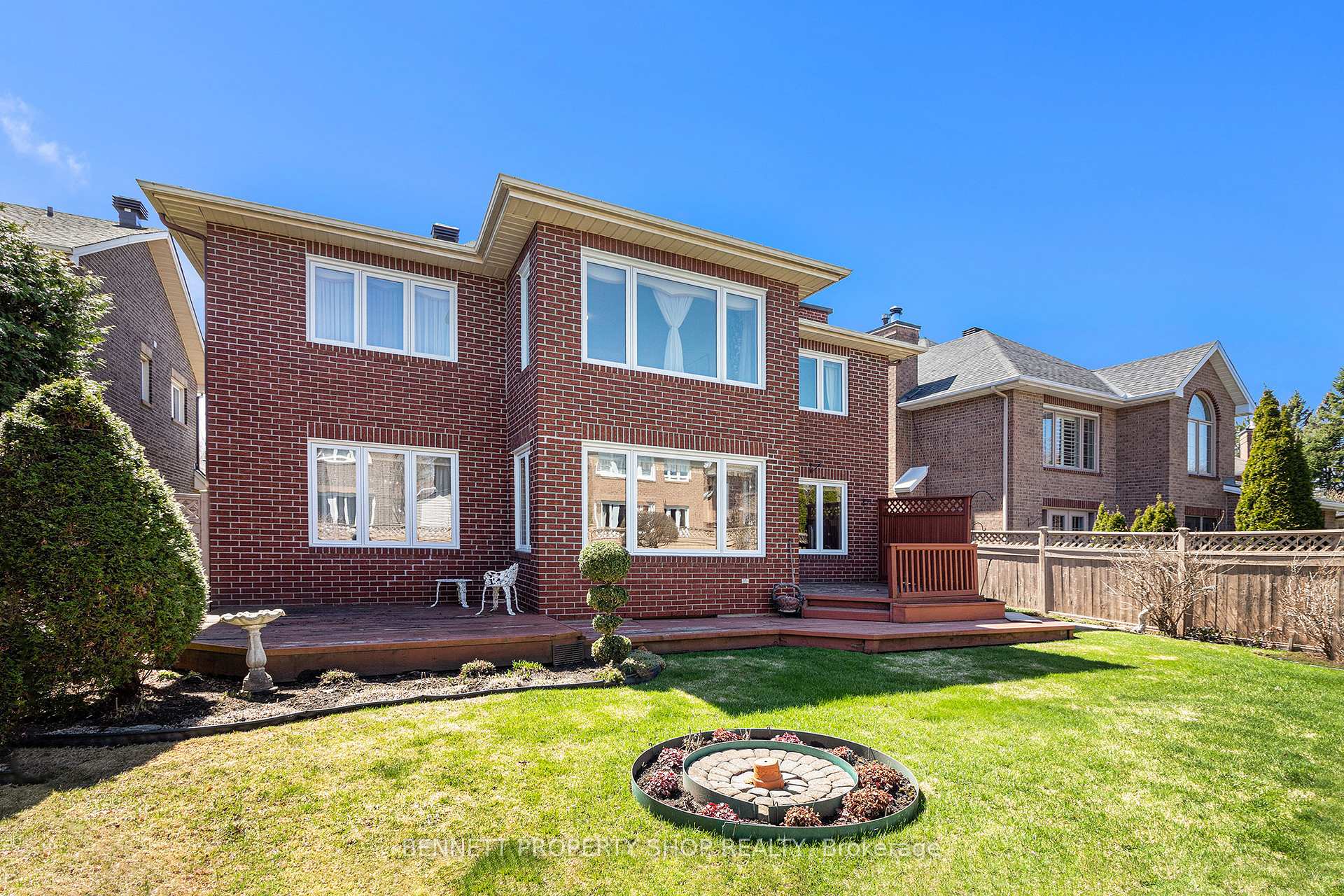 Photo 24 of 1685 Laurelwood Place, Ottawa, Chapel Hill — HOMEH
