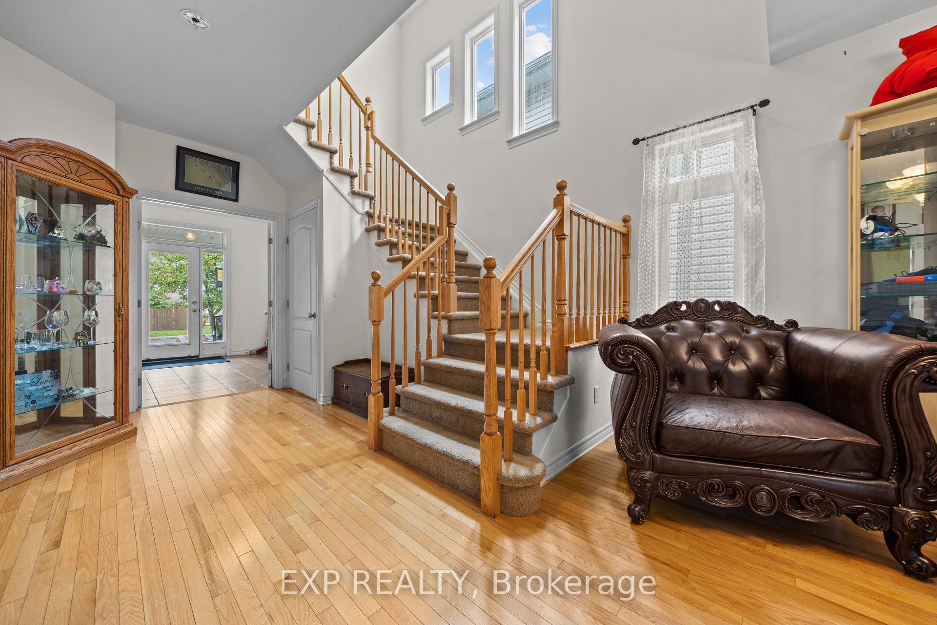 Photo 4 of 121 Daglan Crescent, Ottawa, Avalon West — HOMEH