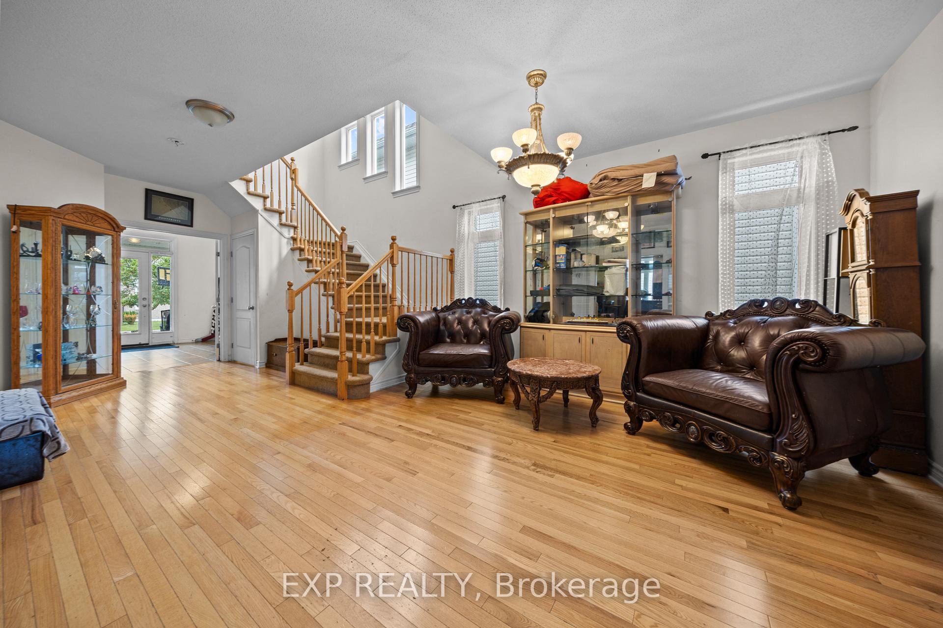 Photo 6 of 121 Daglan Crescent, Ottawa, Avalon West — HOMEH