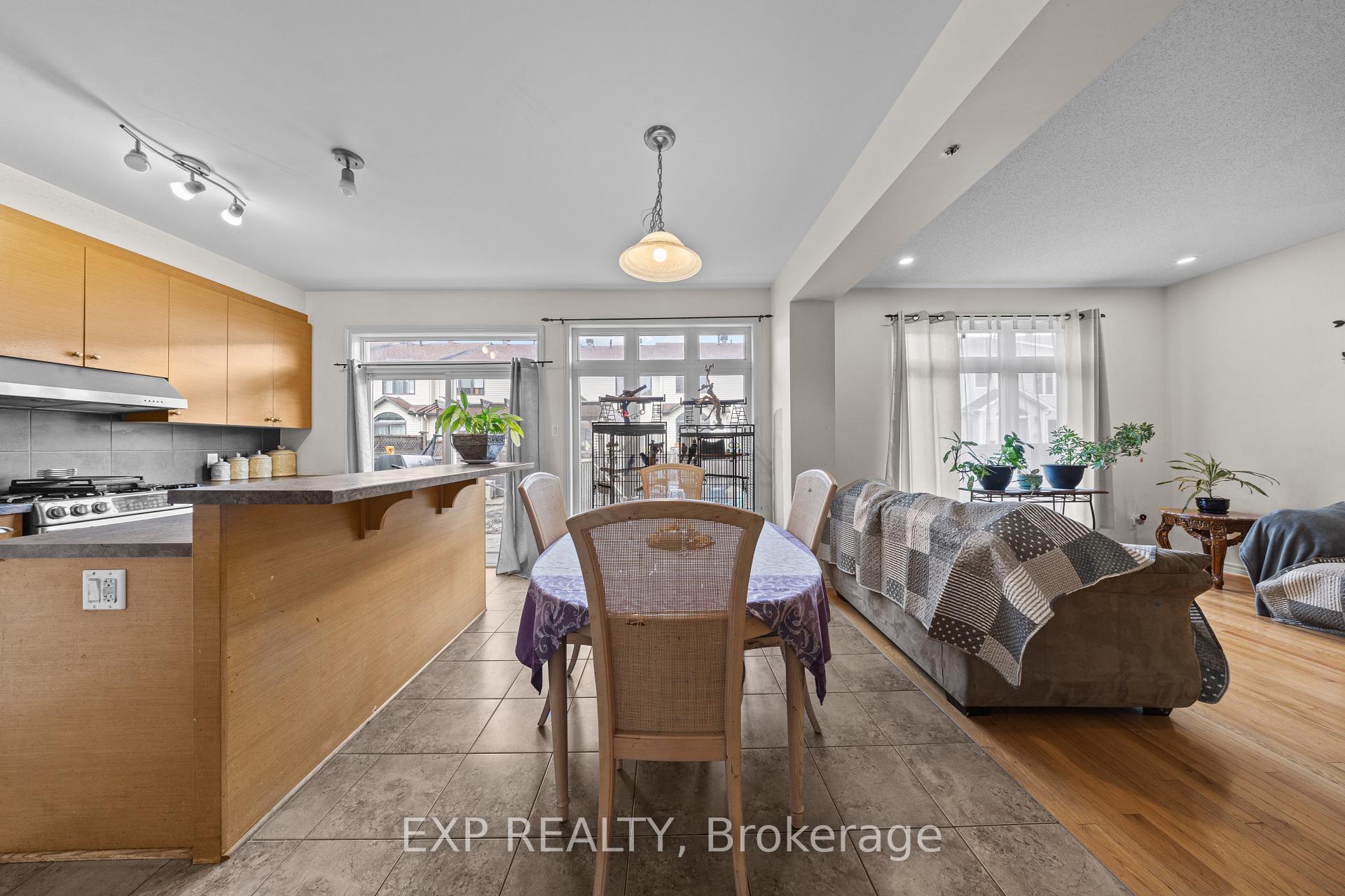 Photo 8 of 121 Daglan Crescent, Ottawa, Avalon West — HOMEH