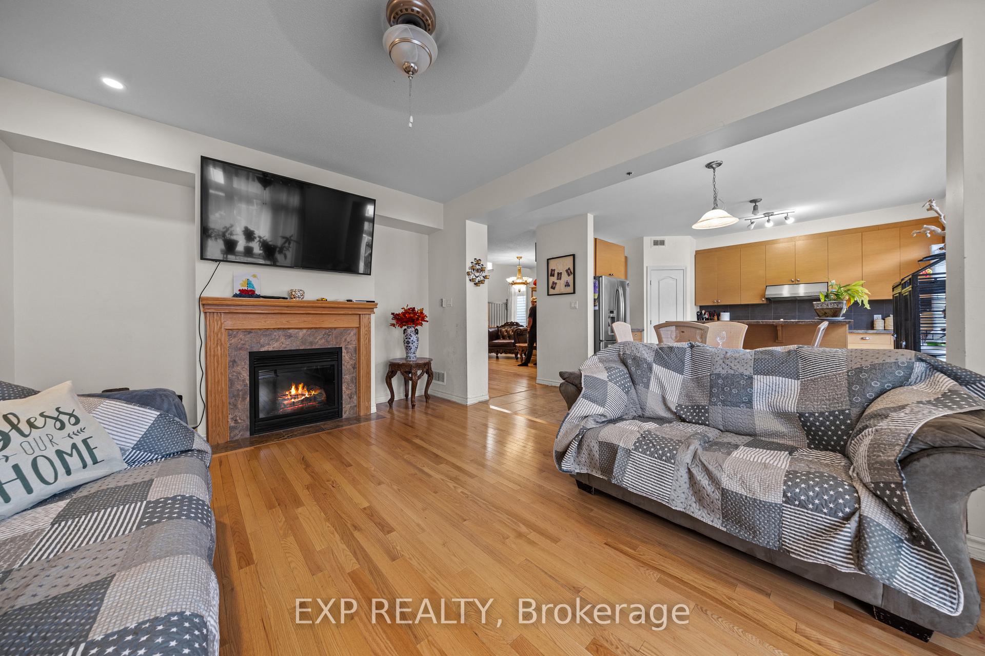 Photo 9 of 121 Daglan Crescent, Ottawa, Avalon West — HOMEH