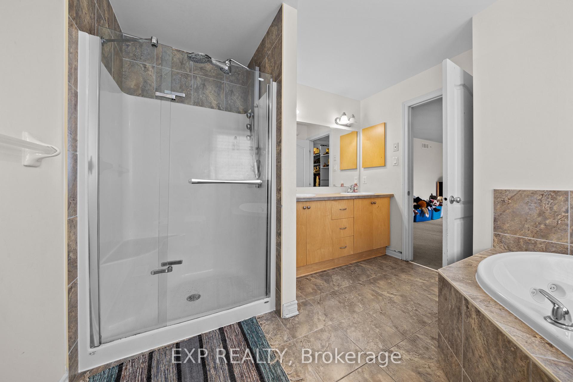 Photo 12 of 121 Daglan Crescent, Ottawa, Avalon West — HOMEH