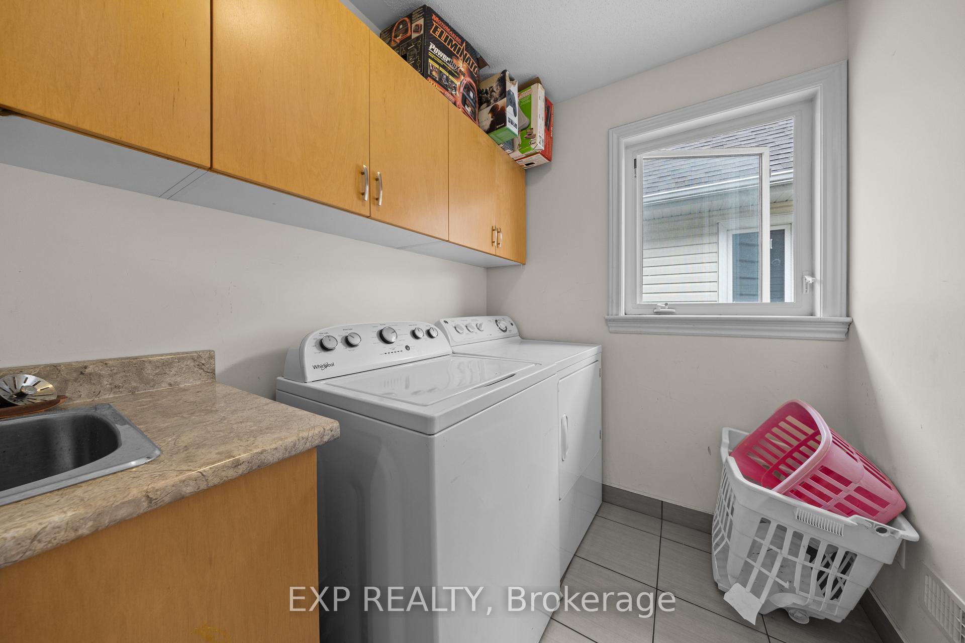 Photo 16 of 121 Daglan Crescent, Ottawa, Avalon West — HOMEH