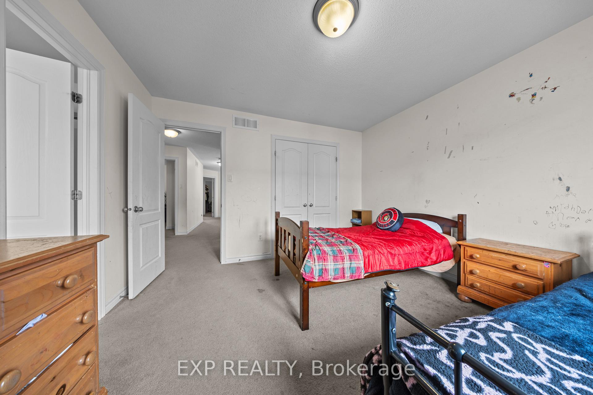 Photo 18 of 121 Daglan Crescent, Ottawa, Avalon West — HOMEH