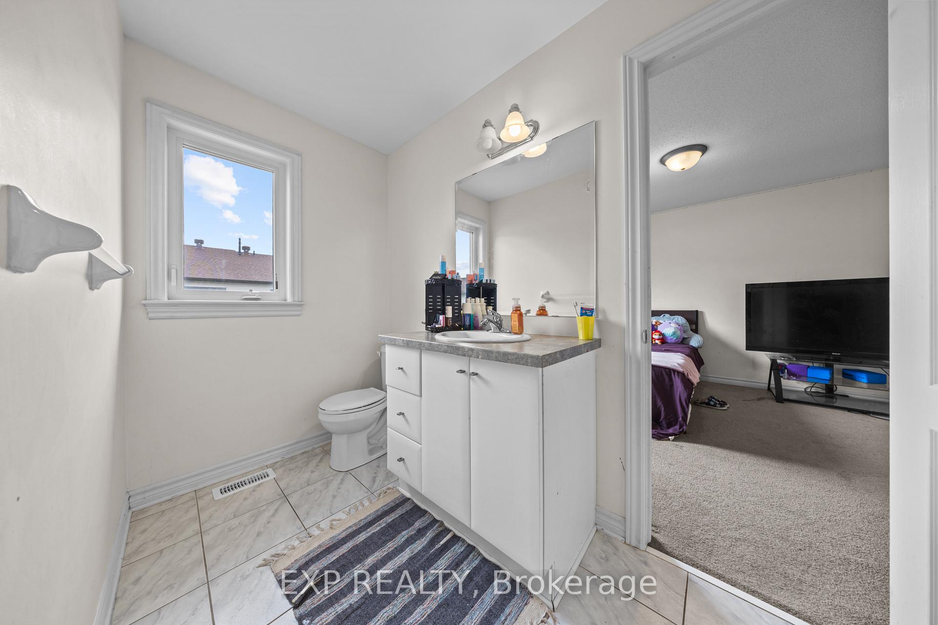 Photo 19 of 121 Daglan Crescent, Ottawa, Avalon West — HOMEH