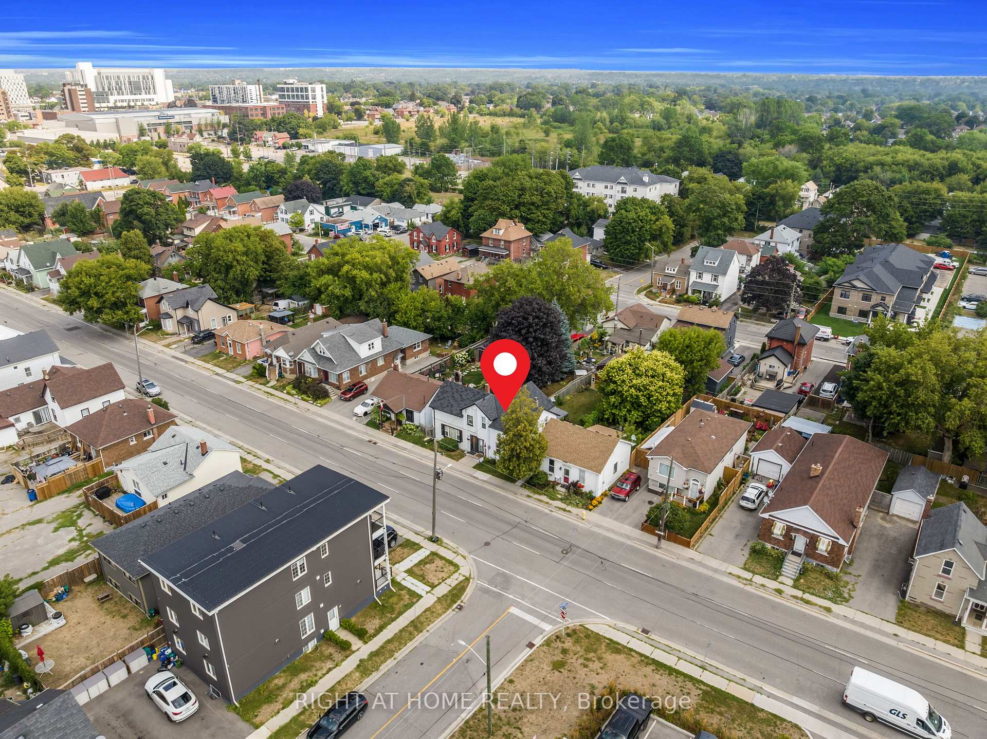 Photo 5 of 217 Celina Street, Oshawa, Central — HOMEH