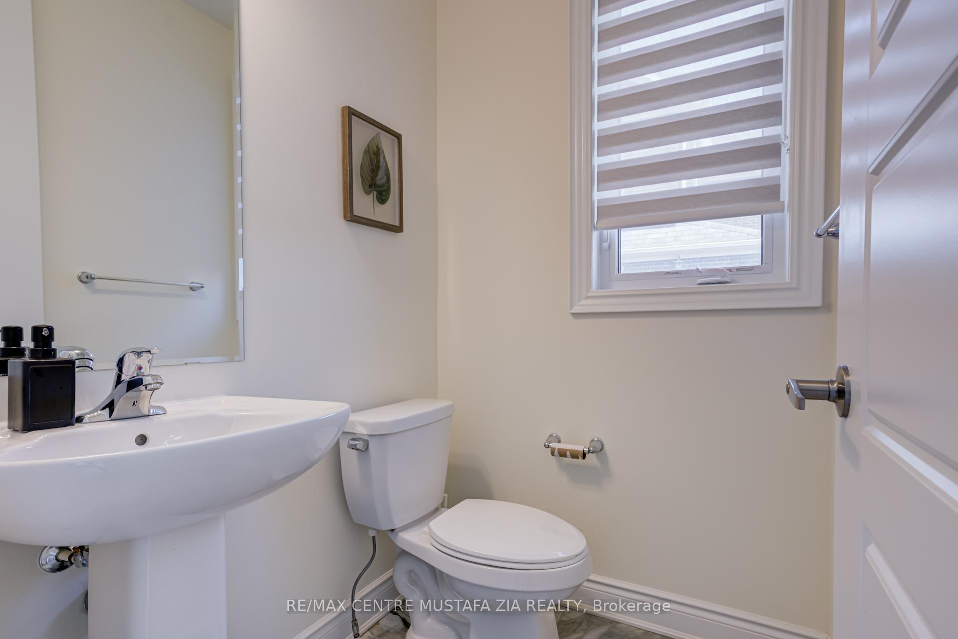 Photo 5 of 708 Kennedy Circle, Milton, Cobban — HOMEH