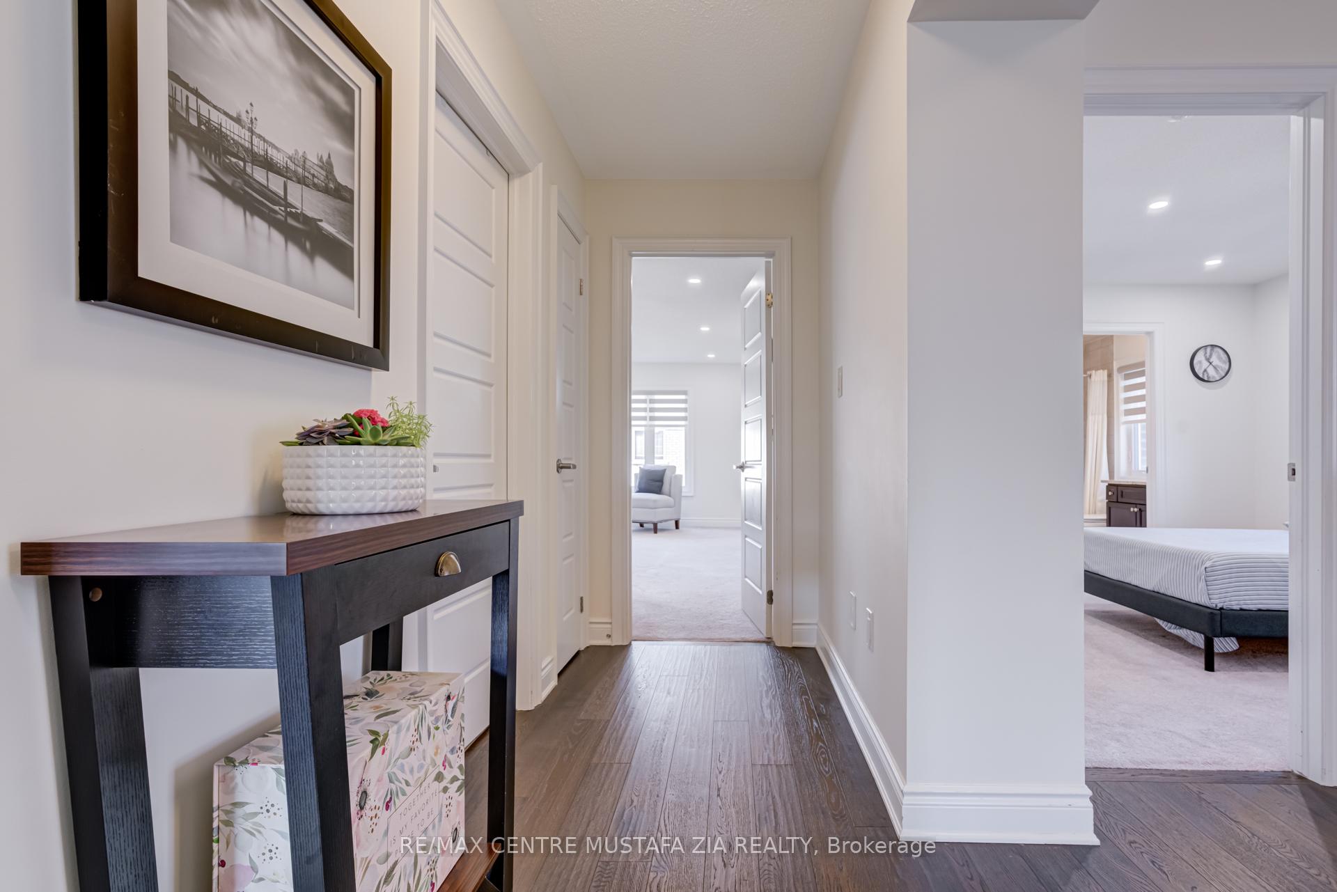 Photo 4 of 708 Kennedy Circle, Milton, Cobban — HOMEH