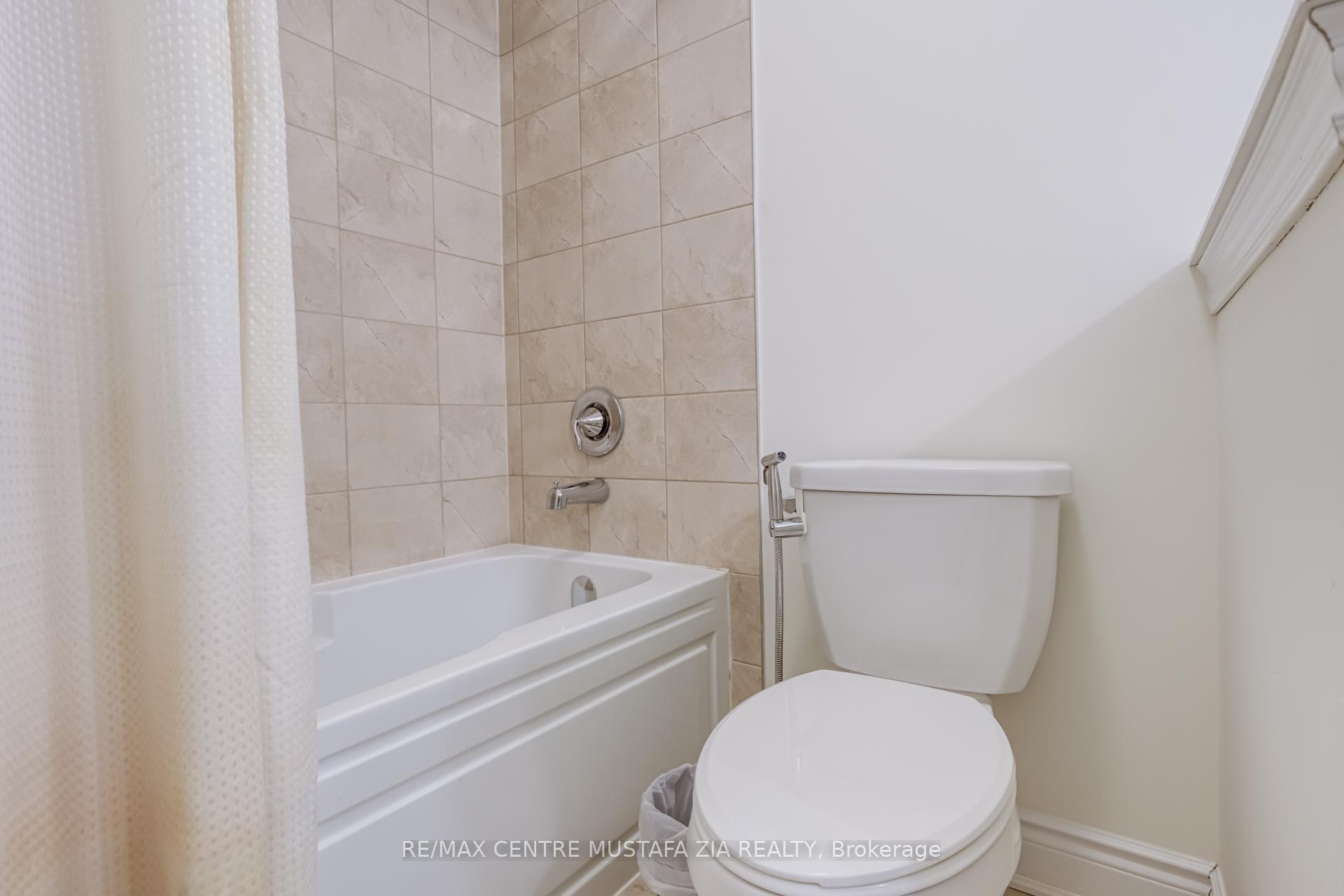 Photo 9 of 708 Kennedy Circle, Milton, Cobban — HOMEH